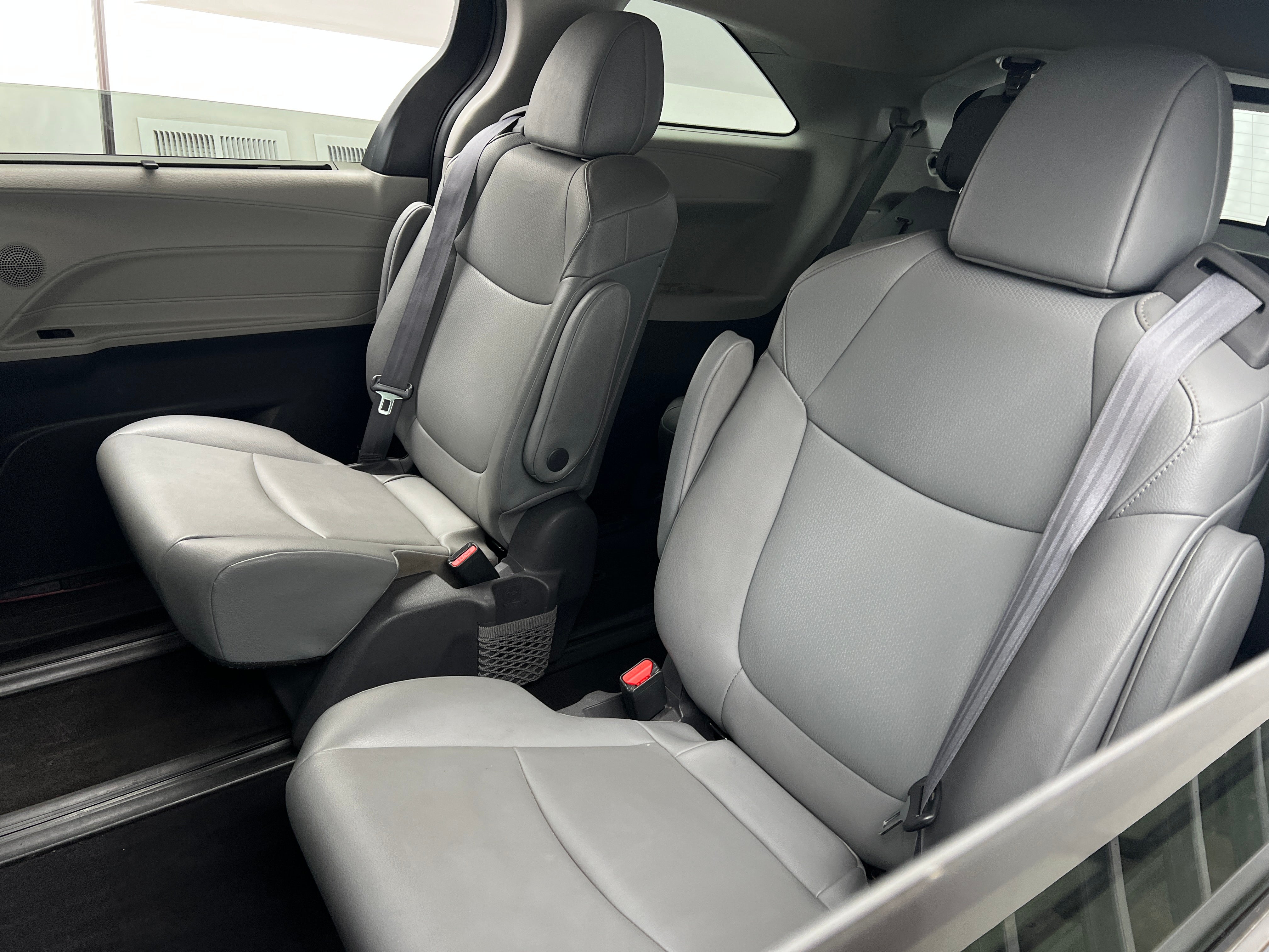 2021 Toyota Sienna XLE 5