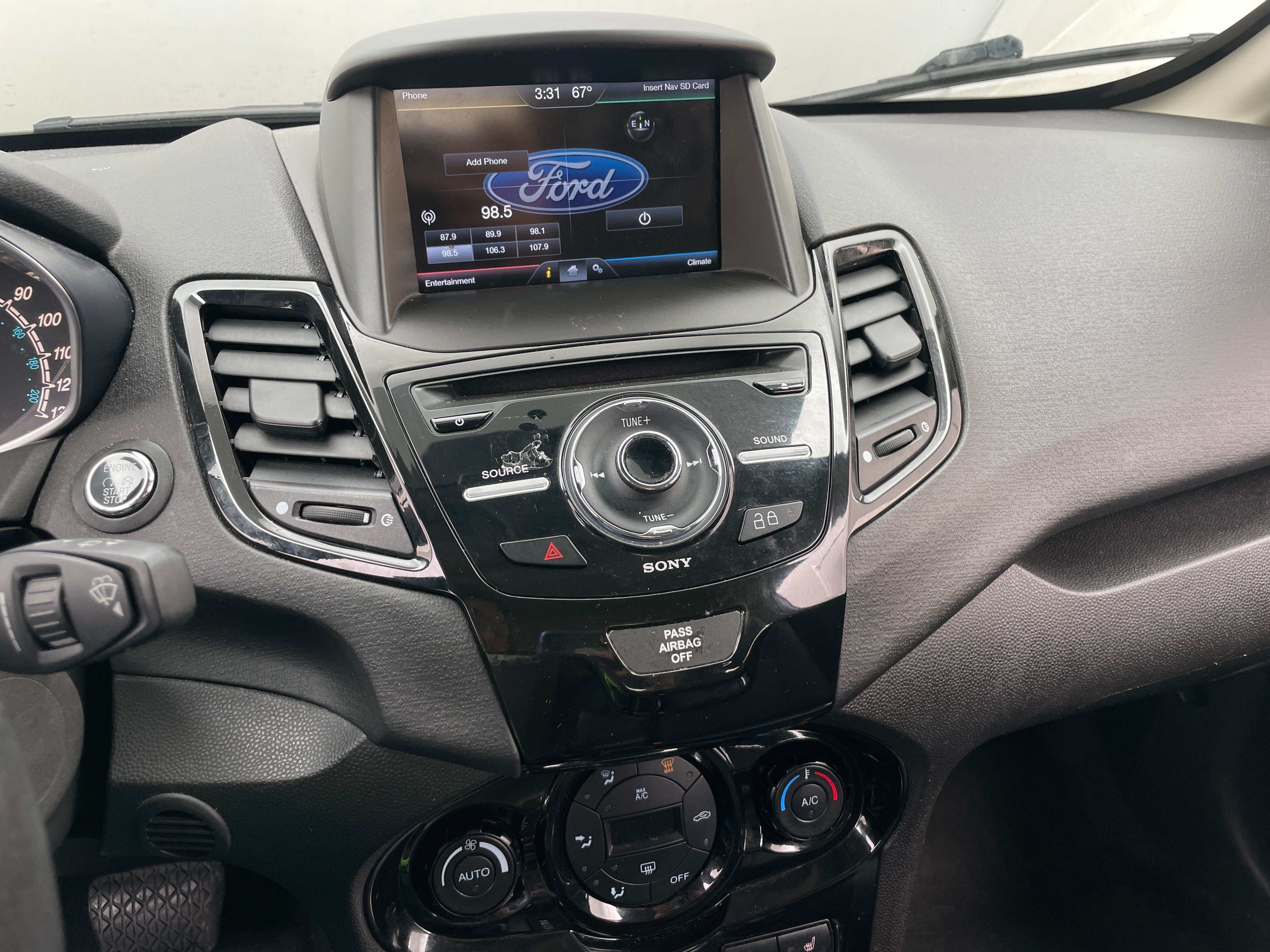 2015 Ford Fiesta Titanium 3