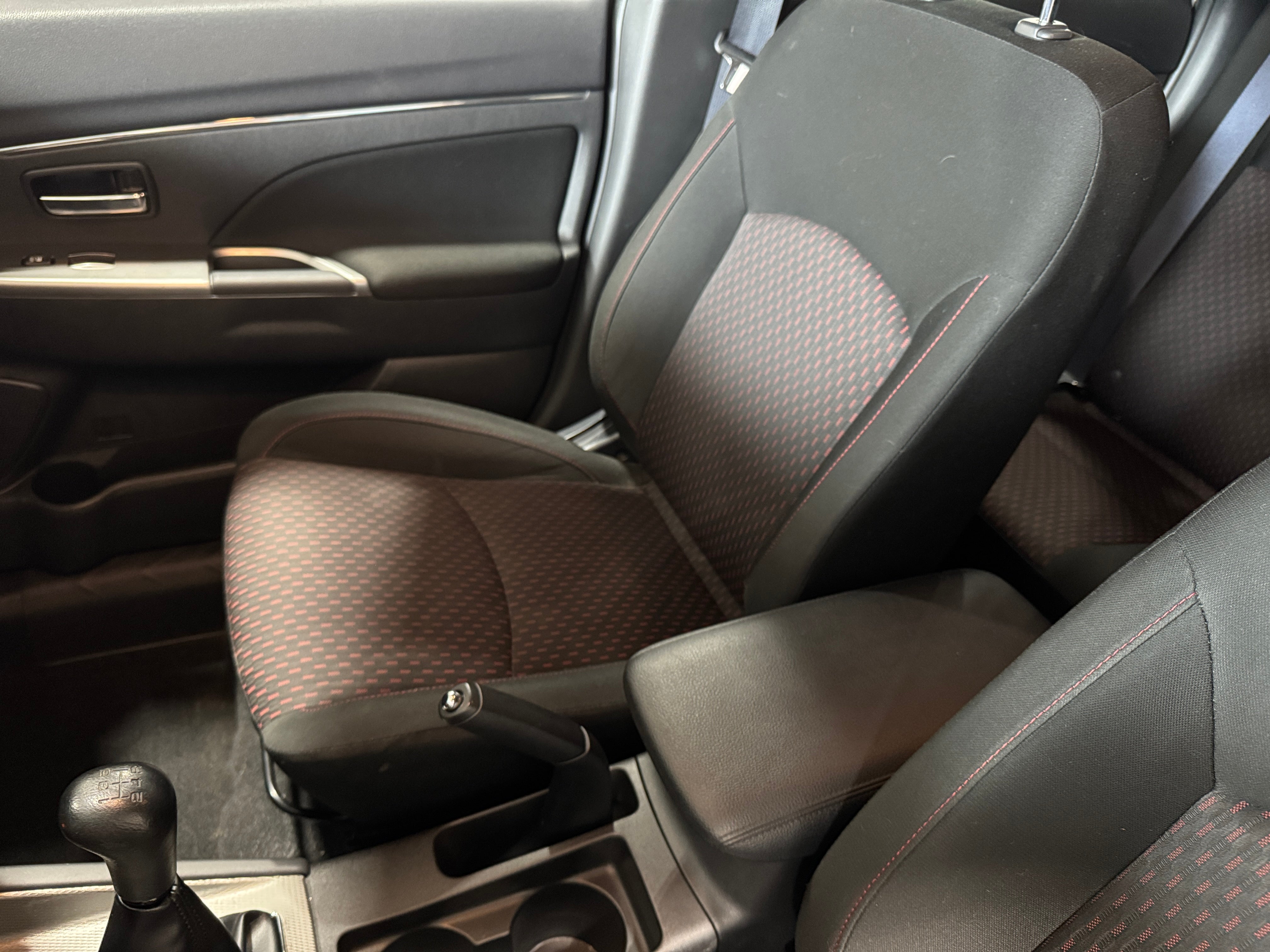 2019 Mitsubishi Outlander Sport ES 2