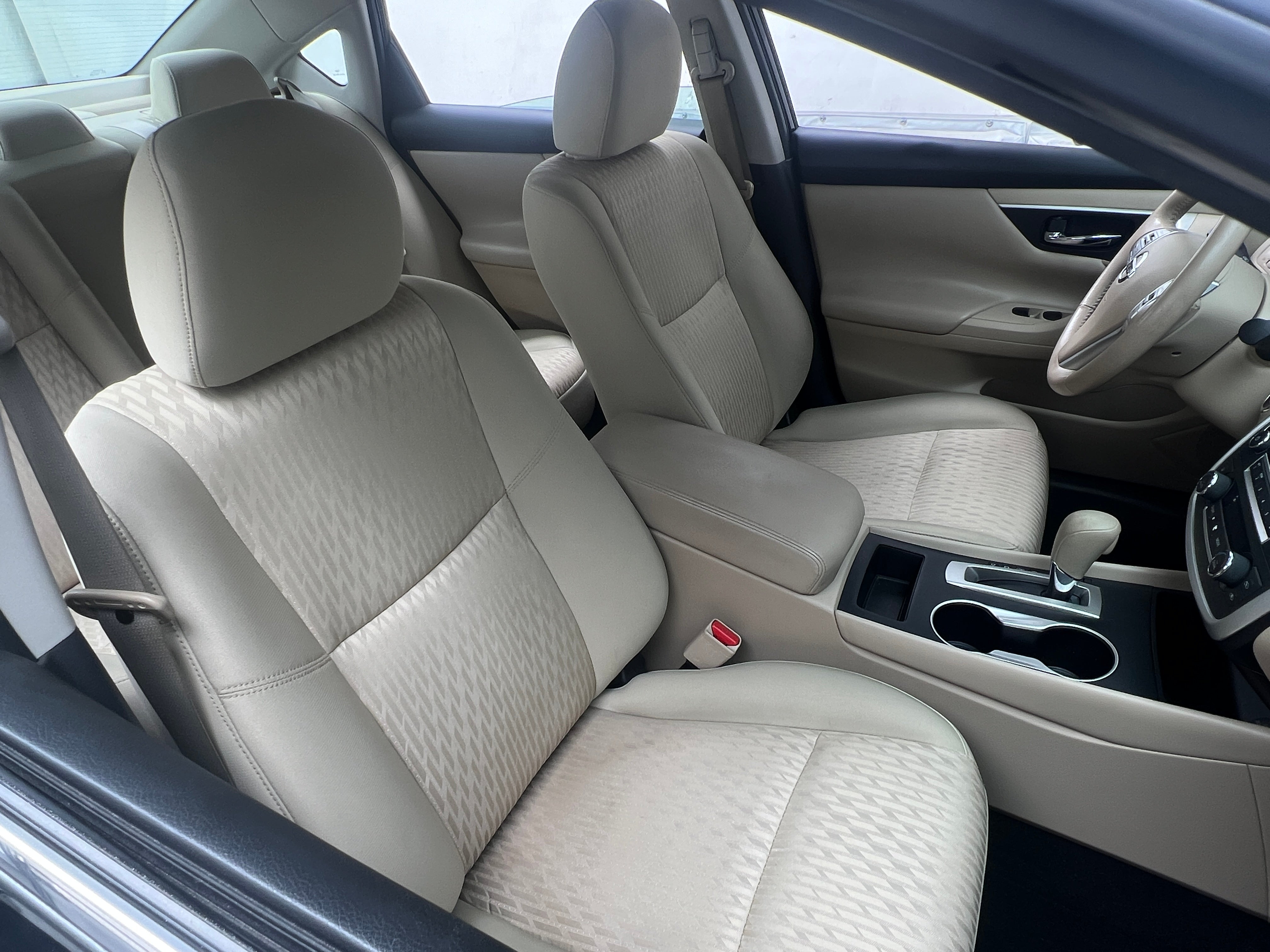 2016 Nissan Altima SV 2