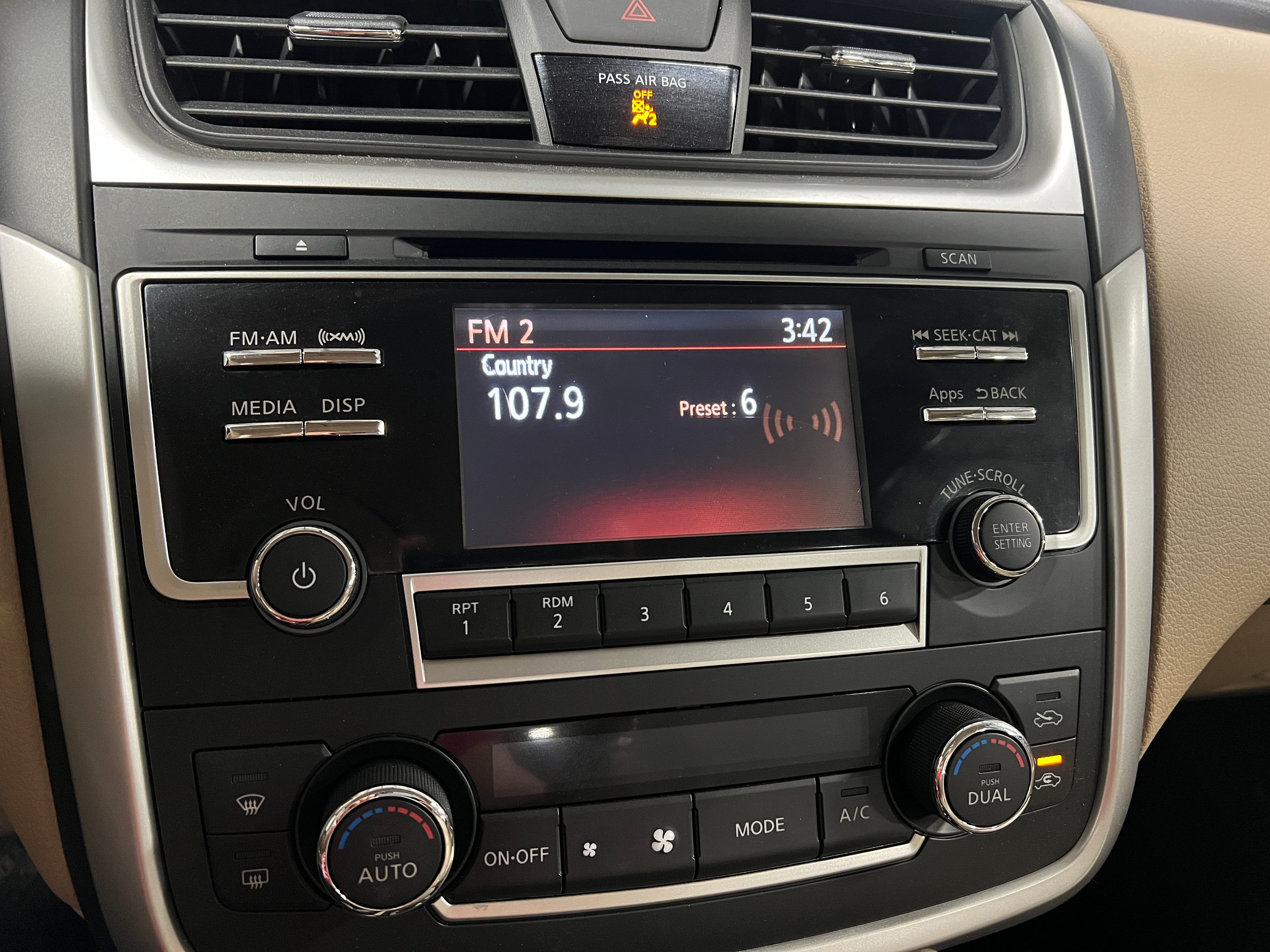 2016 Nissan Altima SV 4