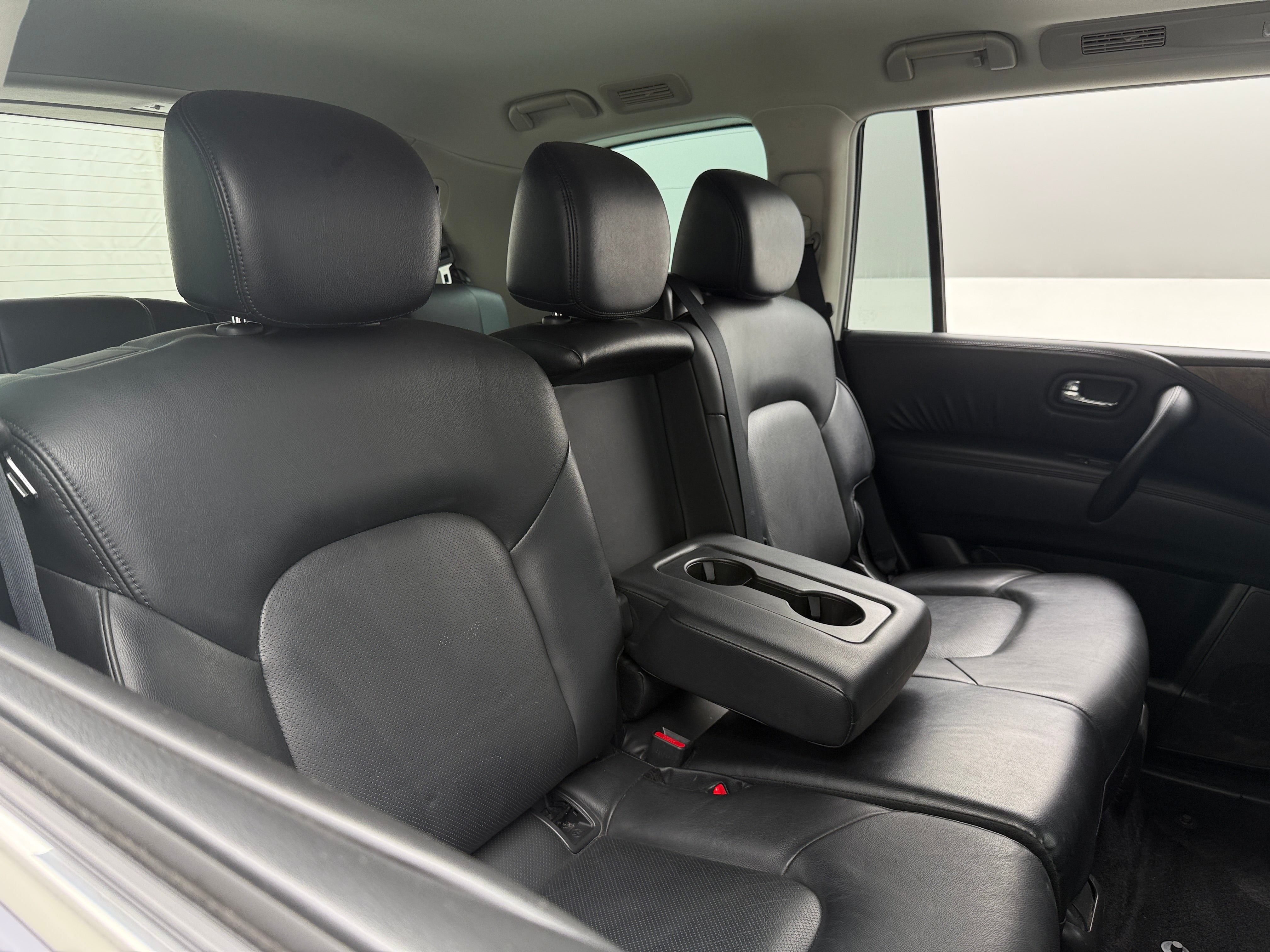 2023 Nissan Armada SL 5
