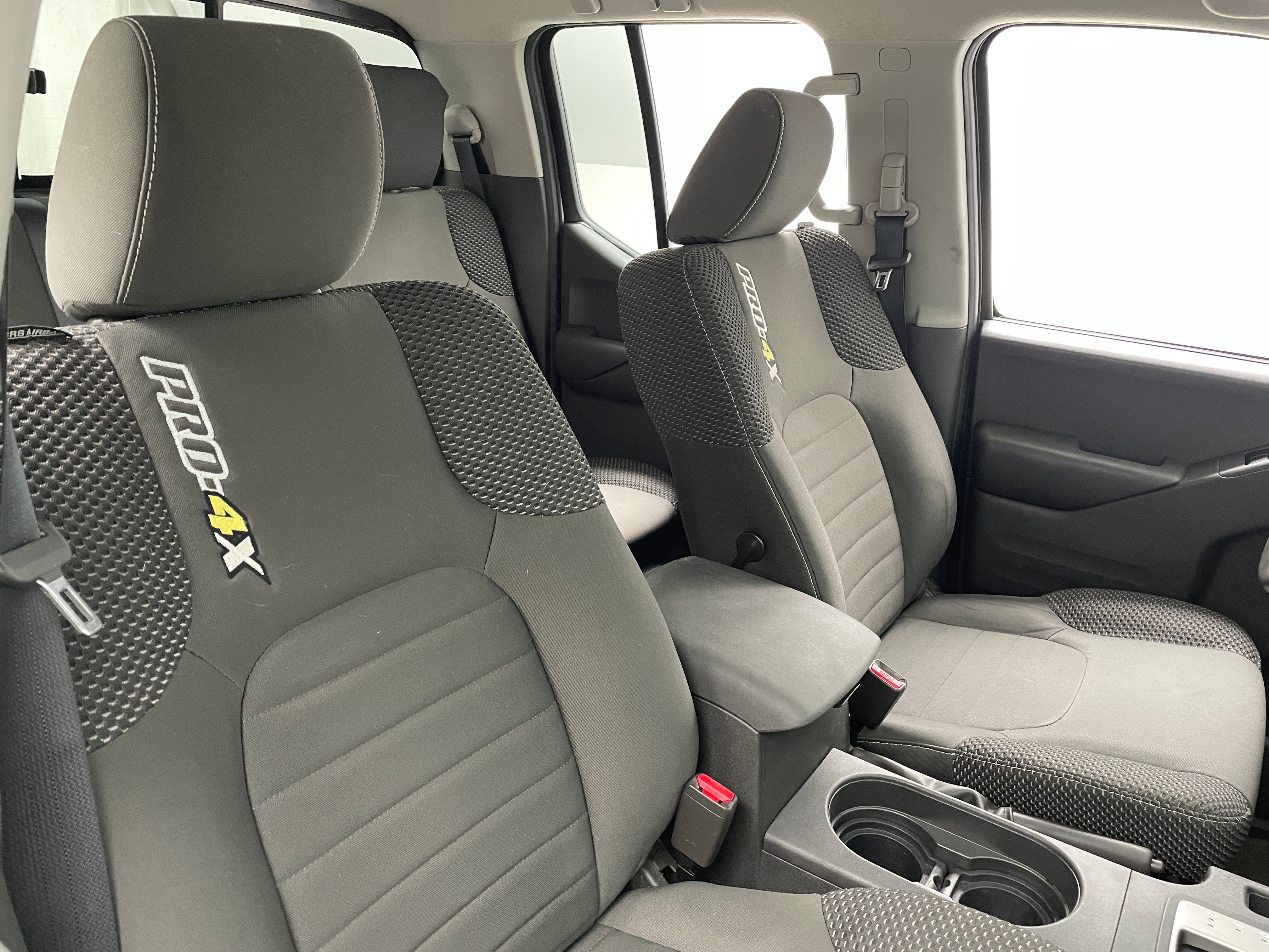 2016 Nissan Frontier PRO-4X 2