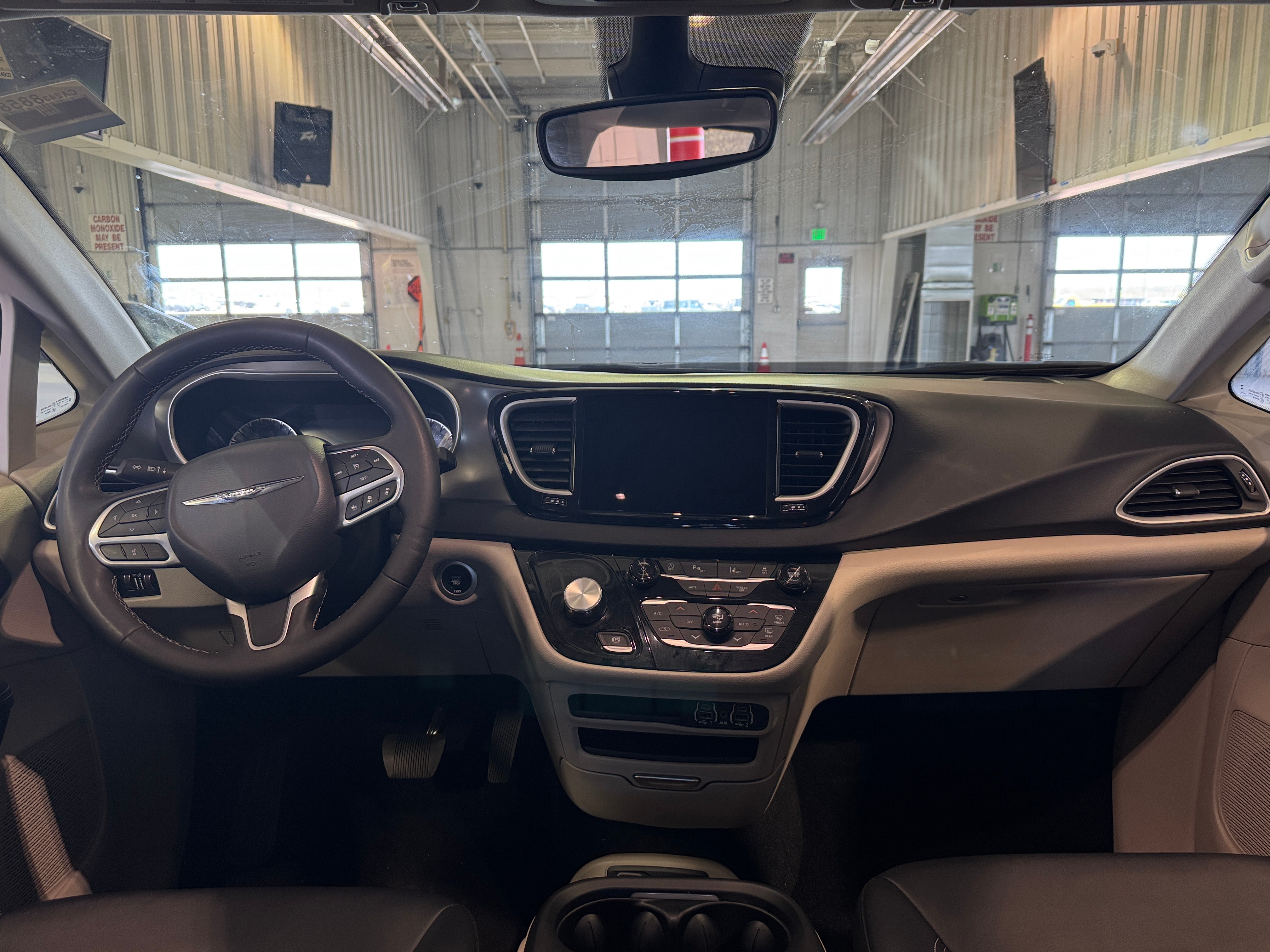 2024 Chrysler Pacifica Touring L 2