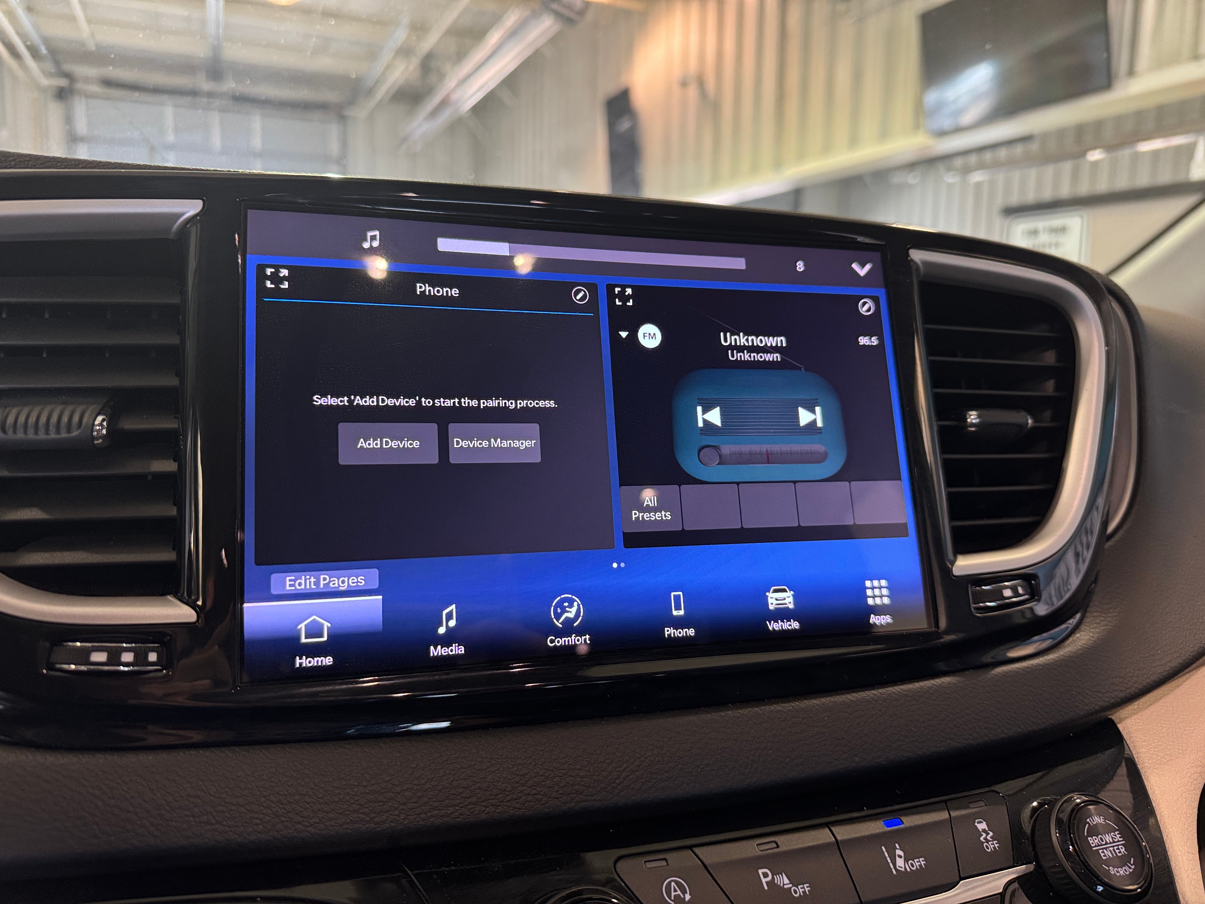 2024 Chrysler Pacifica Touring L 3