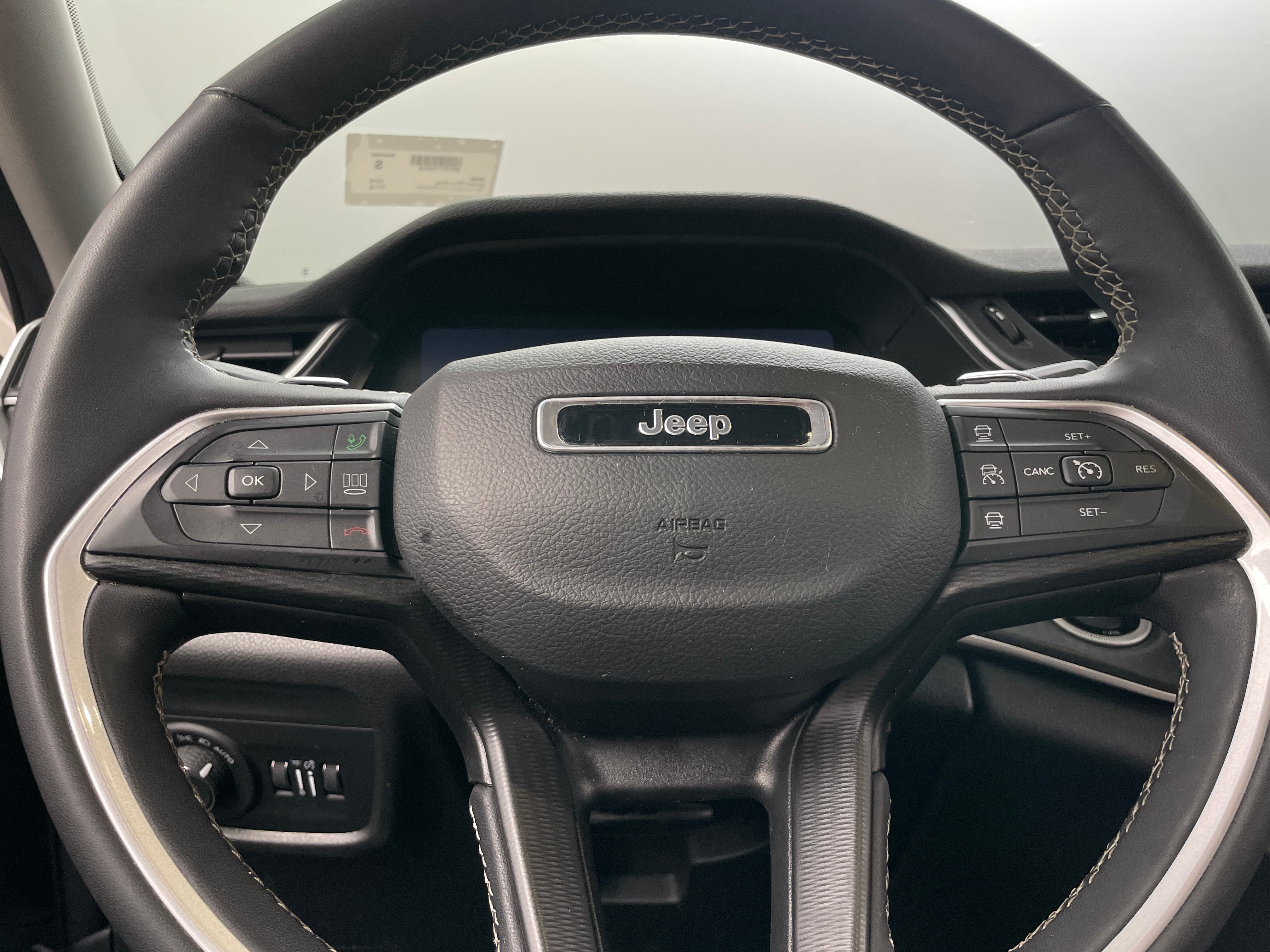 2023 Jeep Grand Cherokee Laredo 5