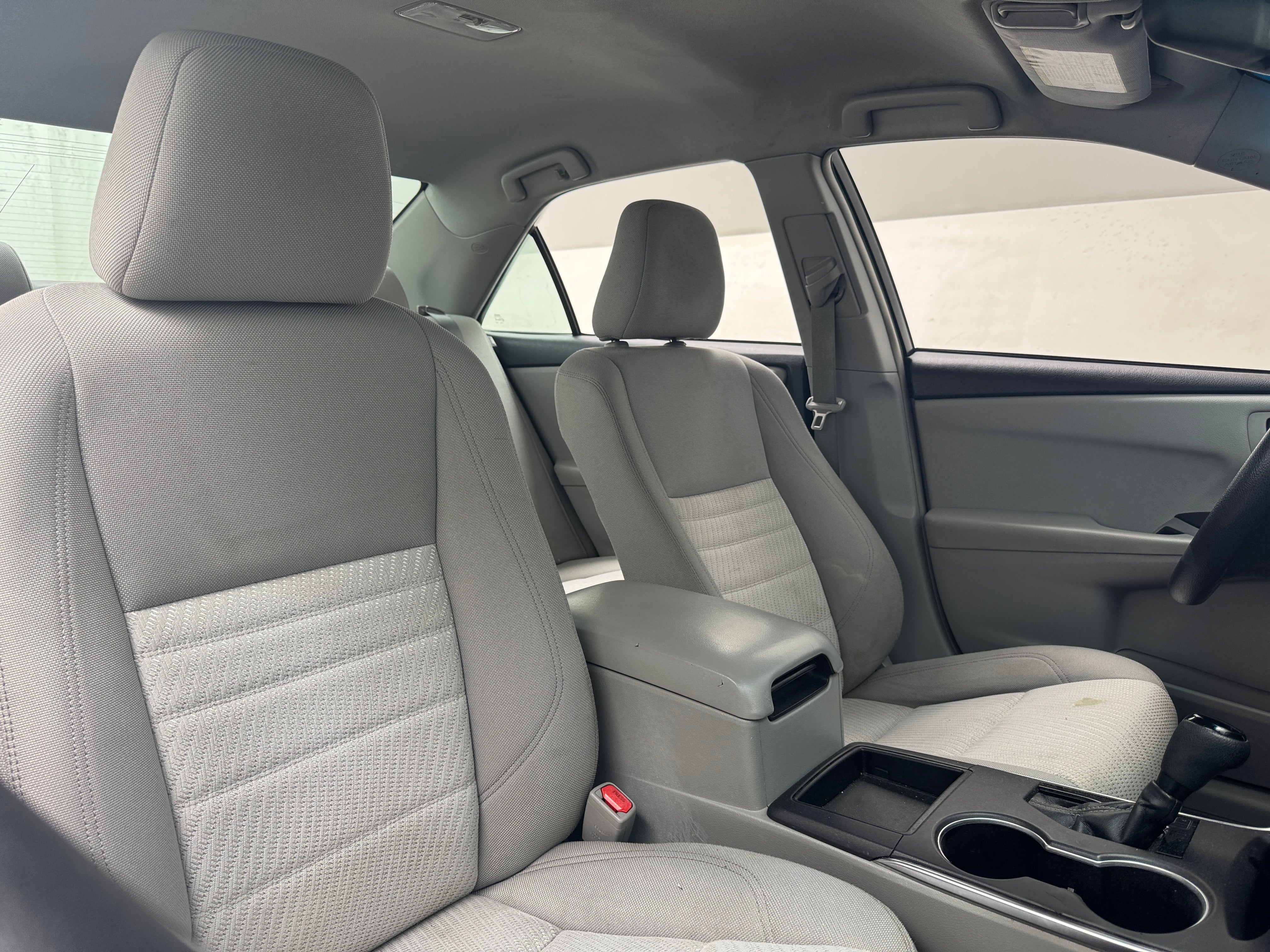 2016 Toyota Camry LE 2