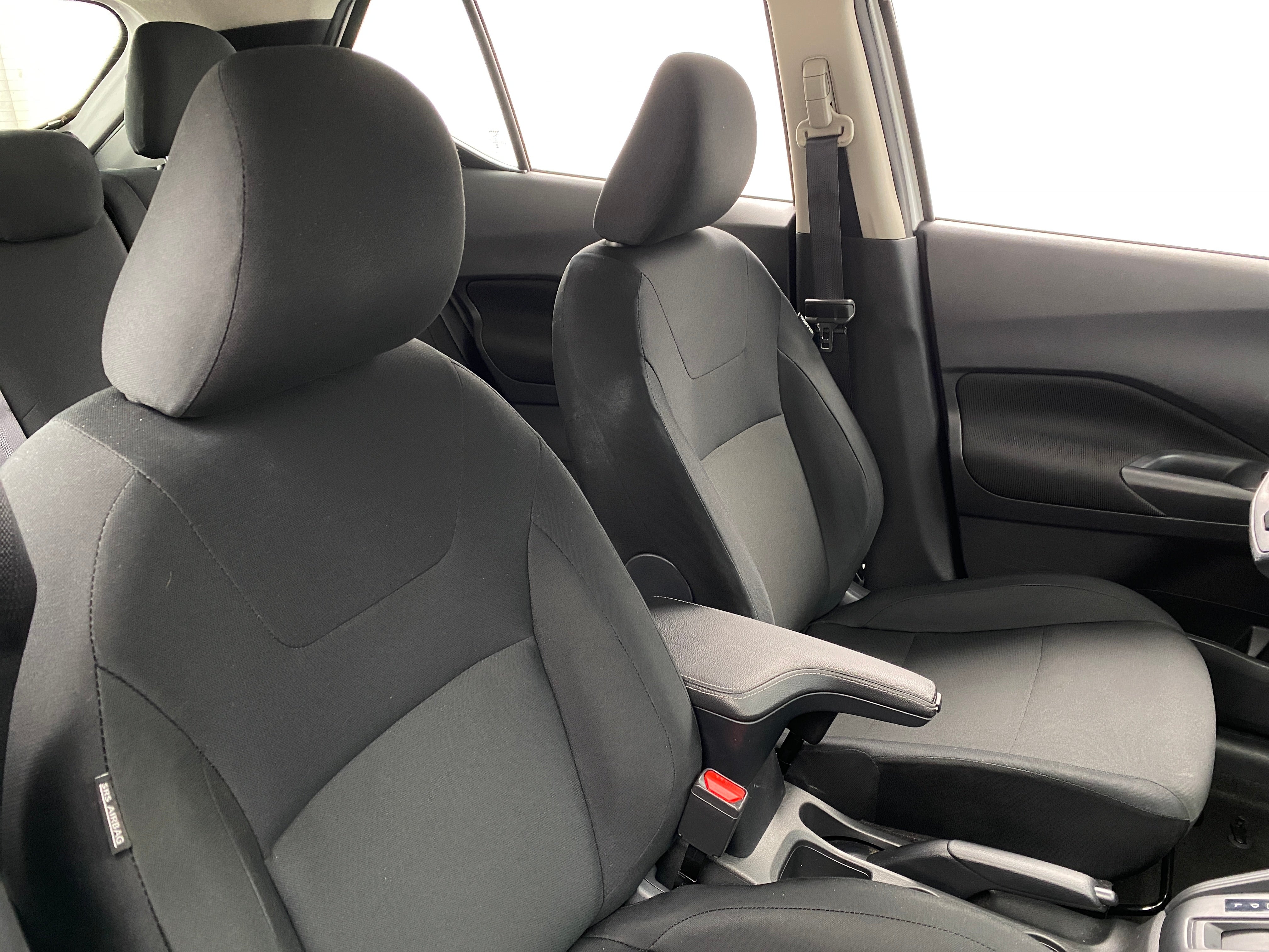 2024 Nissan Kicks S 2