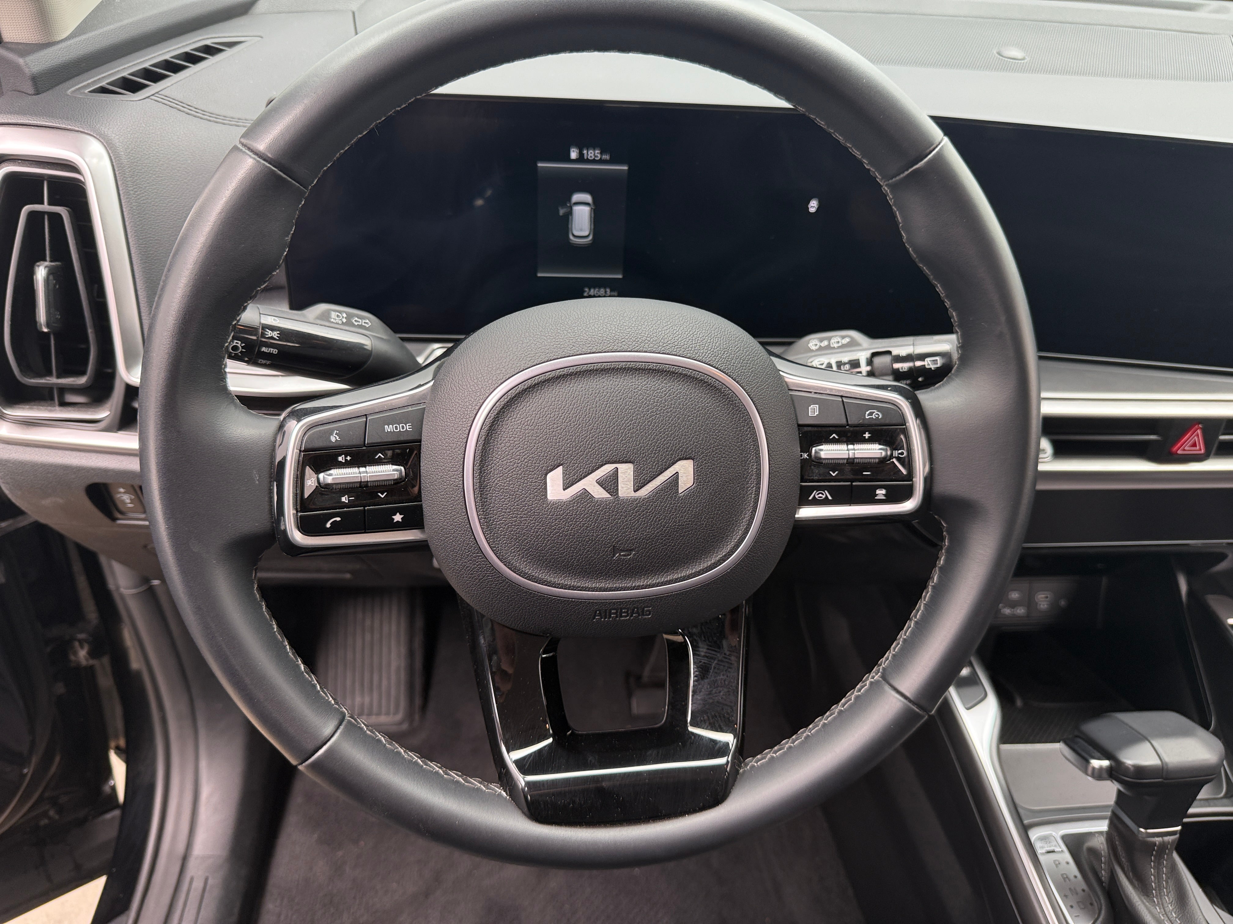 2024 Kia Sorento S 4