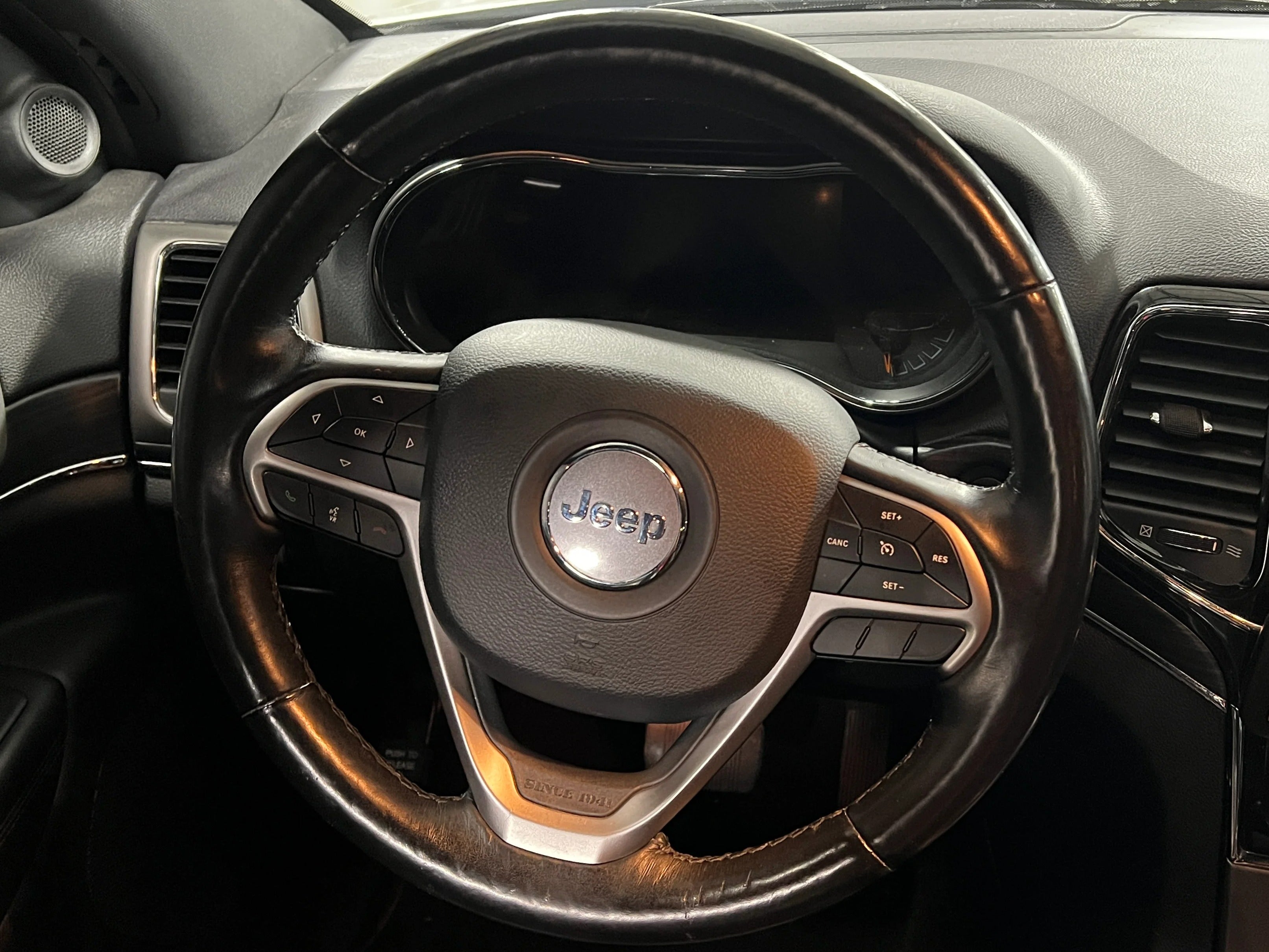 2021 Jeep Grand Cherokee Limited Edition 4