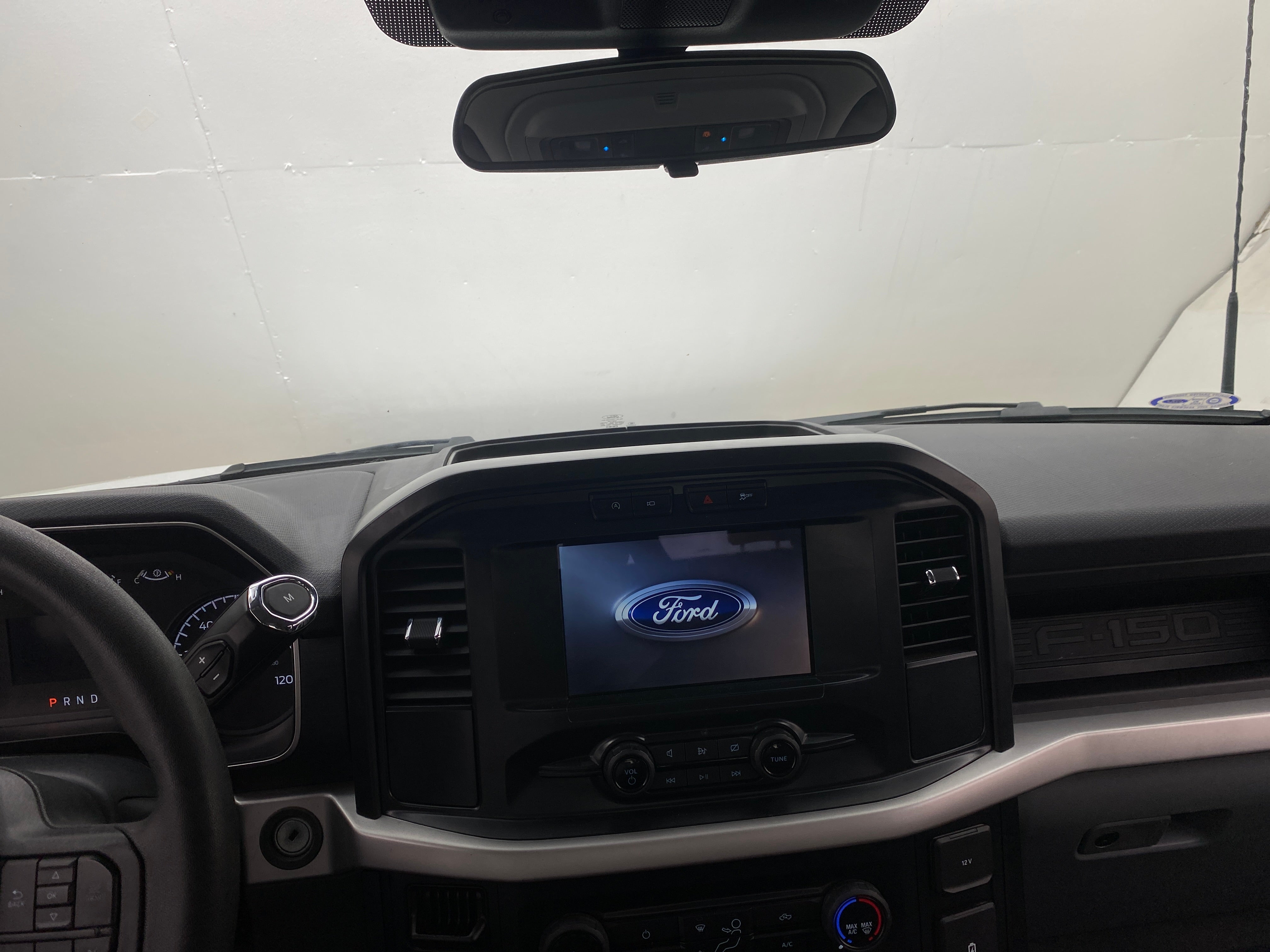 2022 Ford Econoline E-150 3