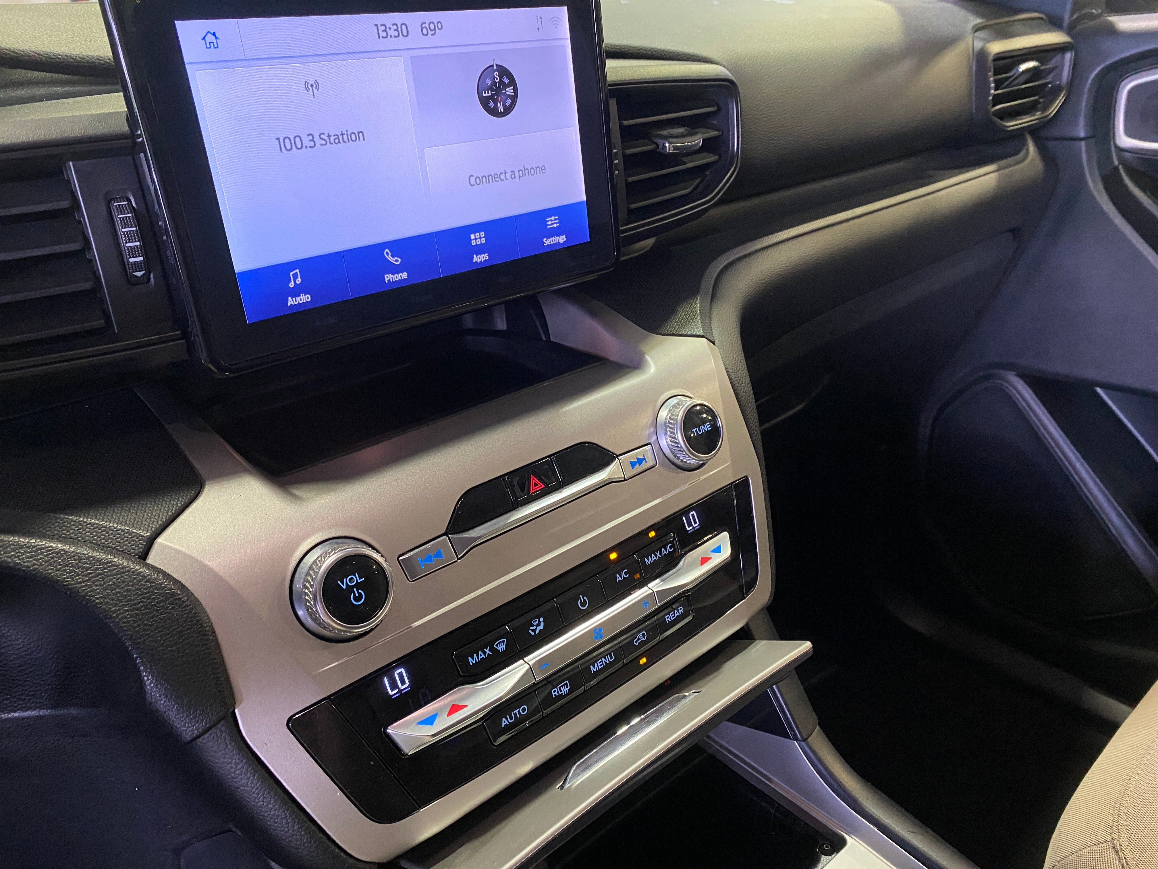 2021 Ford Explorer Base 4