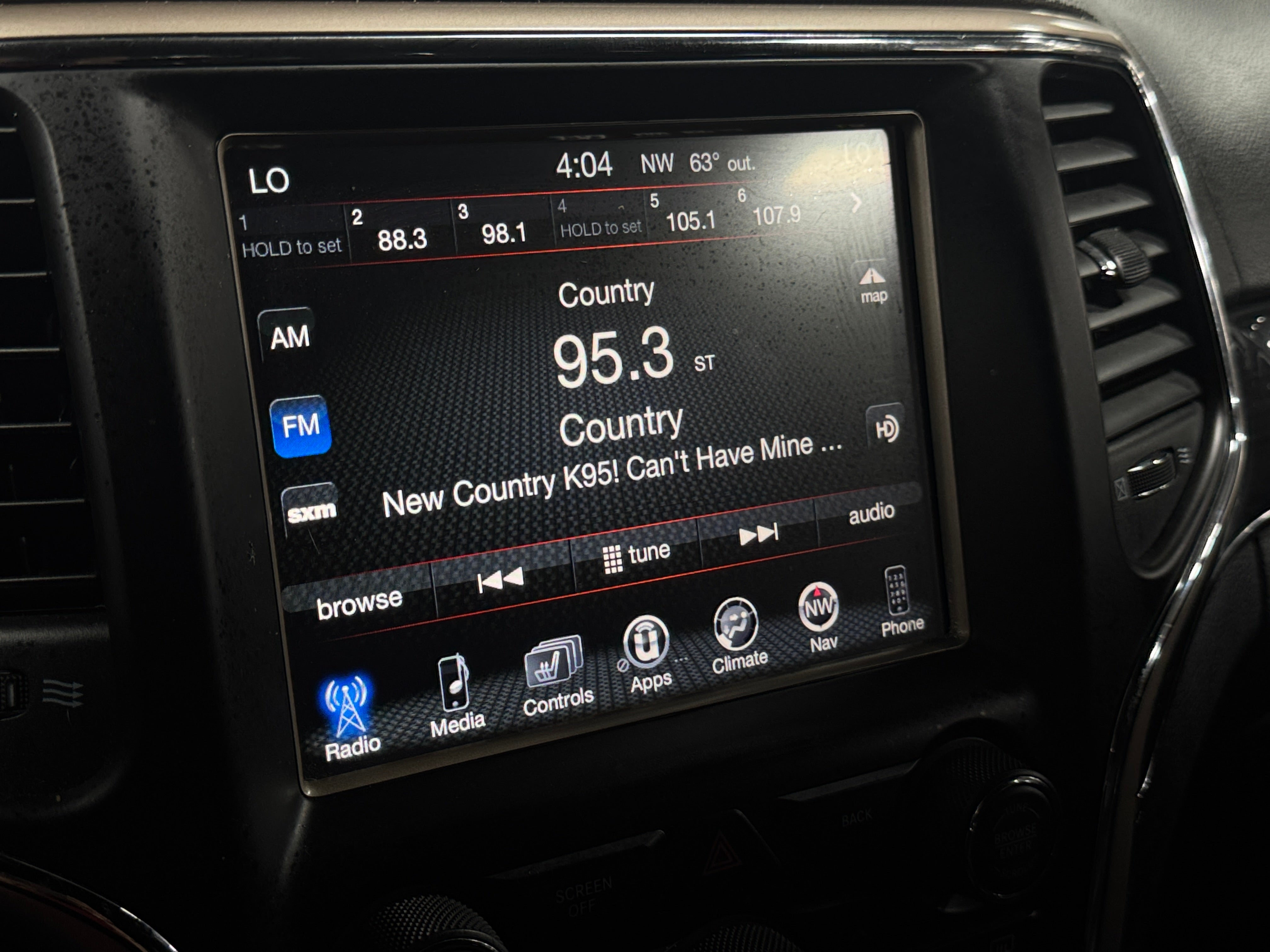 2015 Jeep Grand Cherokee Overland 3