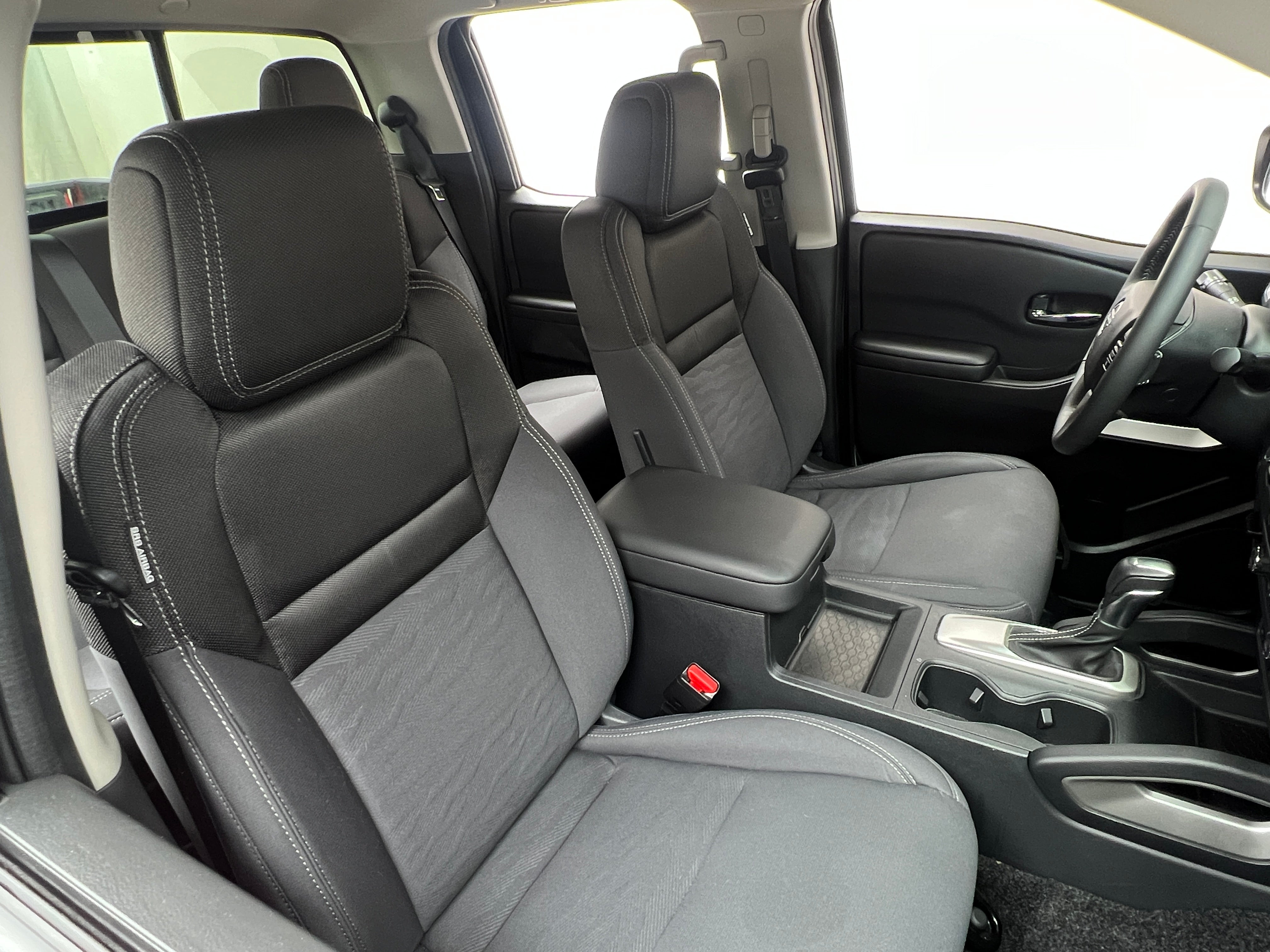 2023 Nissan Frontier SV 2