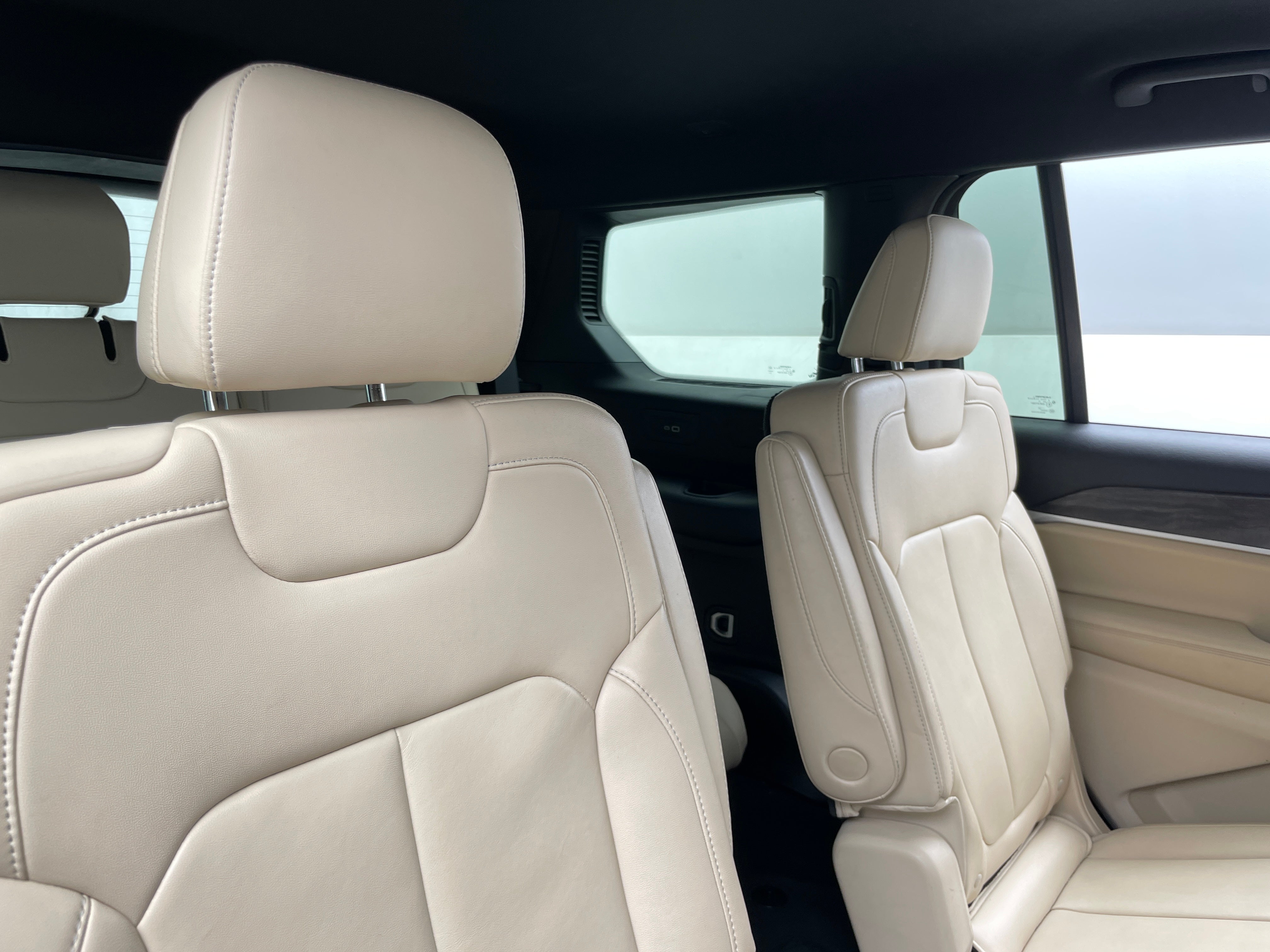 2023 Jeep Grand Cherokee L Limited Edition 5