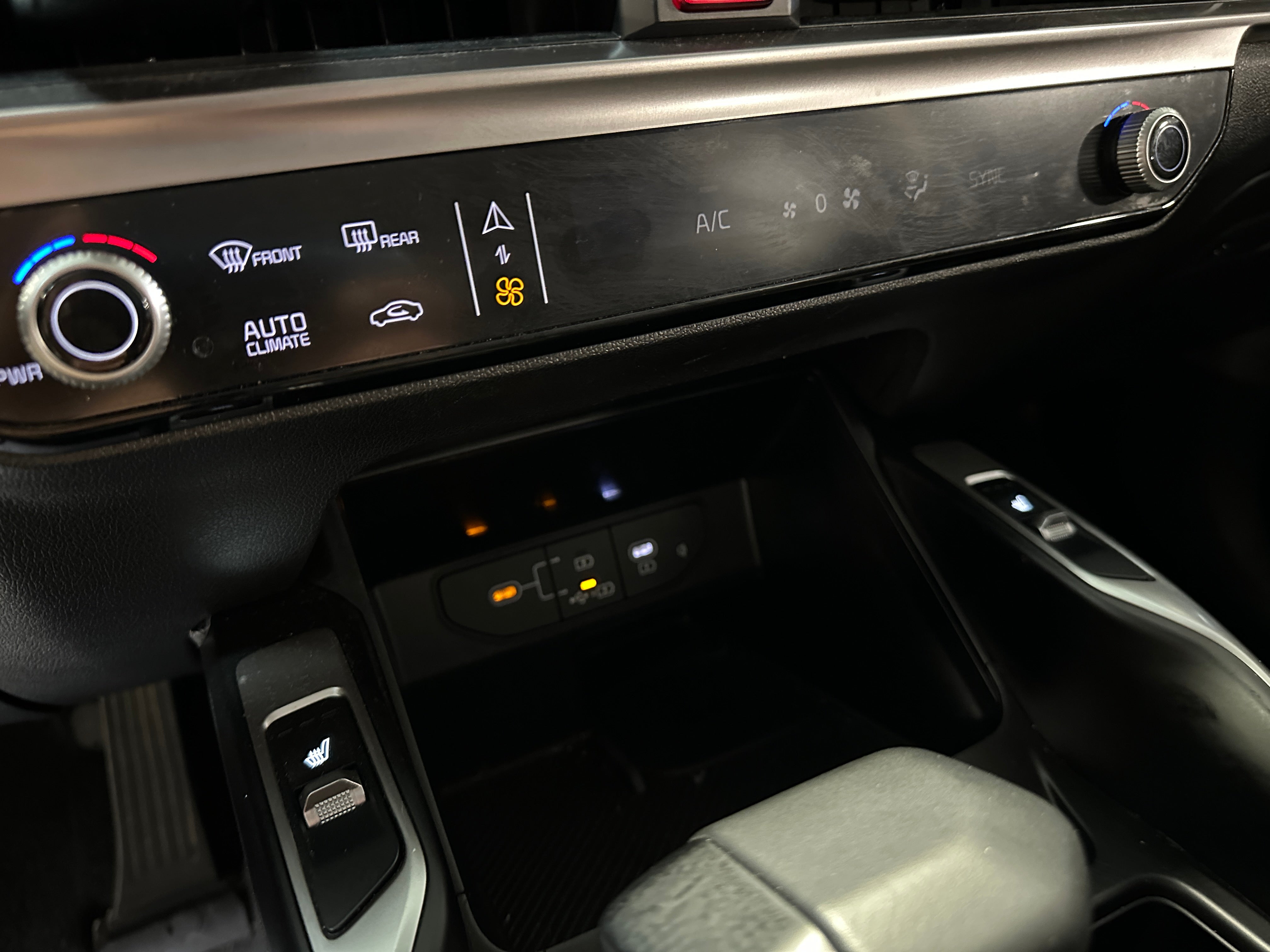 2024 Kia Sorento S 3