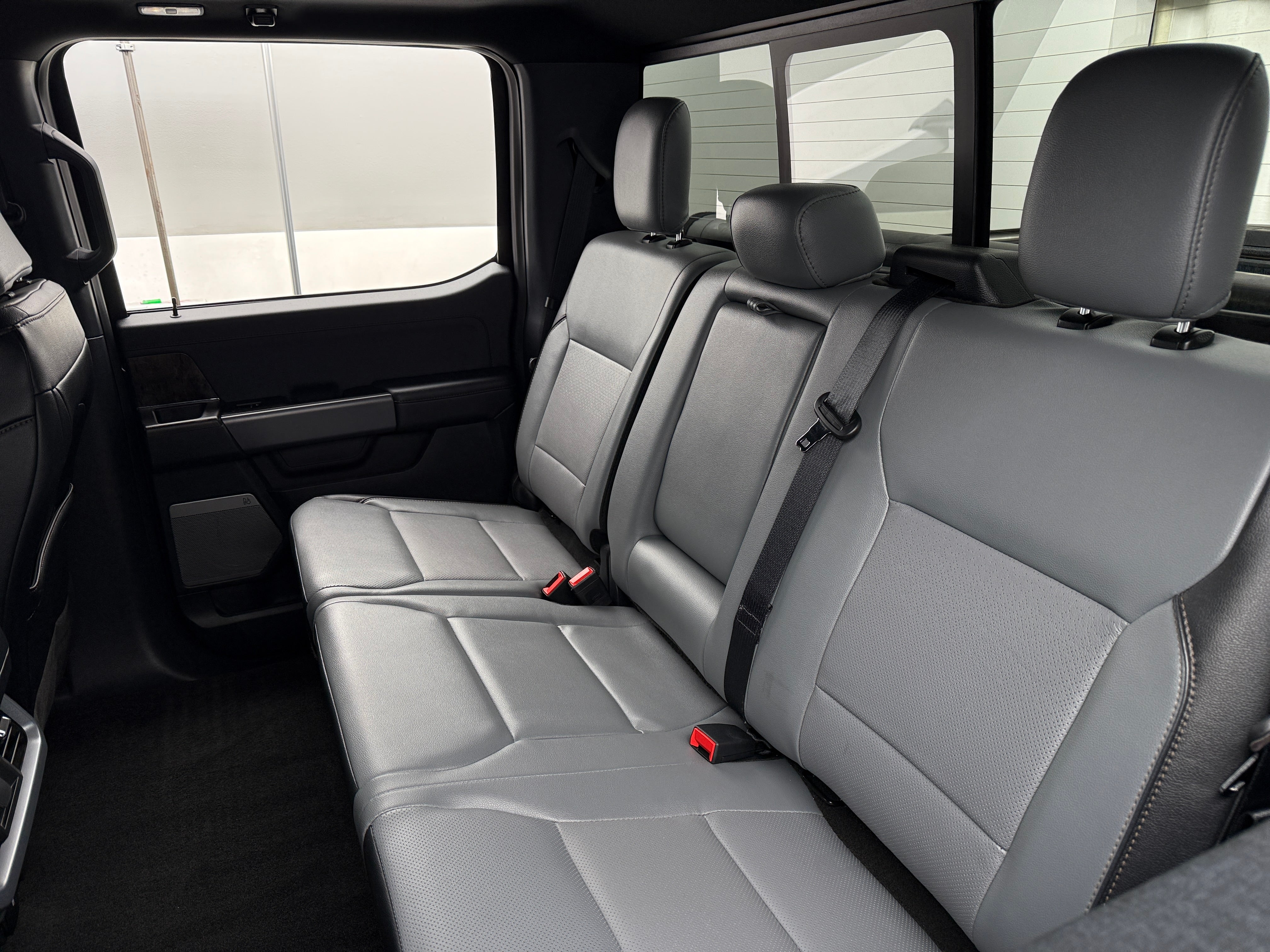 2023 Ford F-150 Lightning Lariat 5