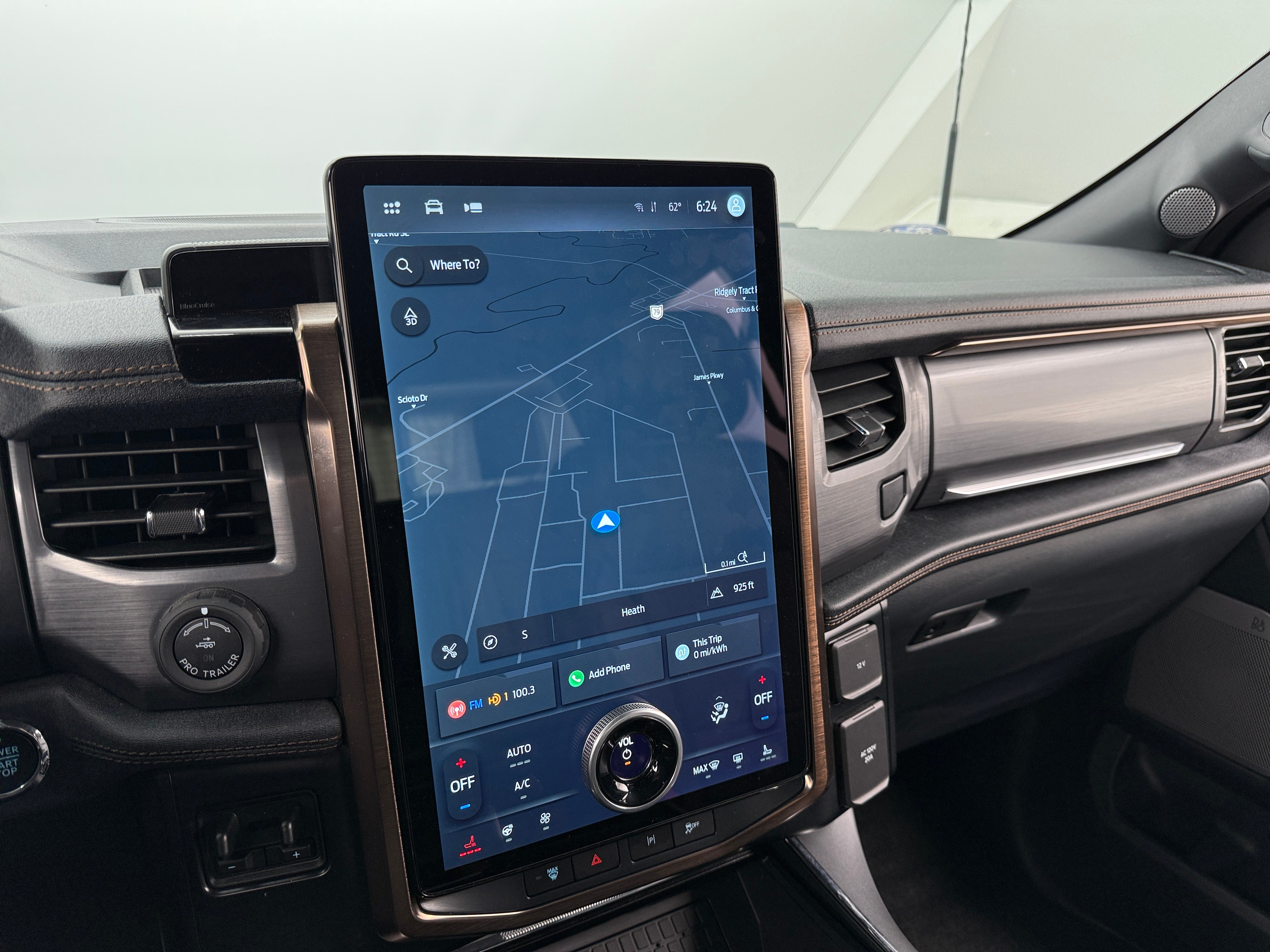 2023 Ford F-150 Lightning Lariat 3