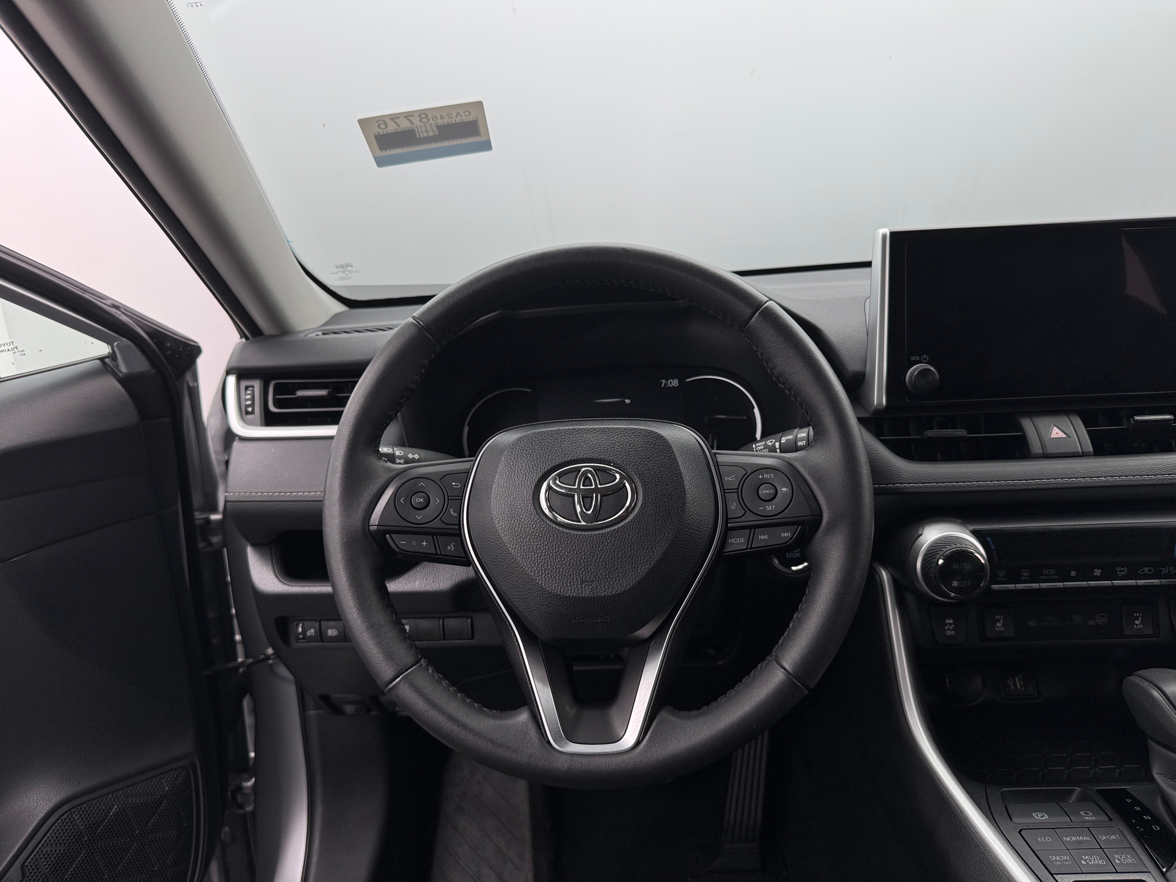 2024 Toyota RAV4 XLE 5