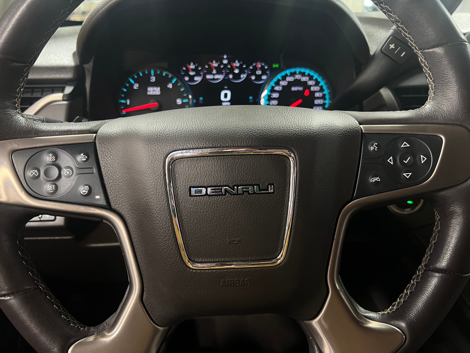 Thumbnail: 2019 GMC Yukon - 4