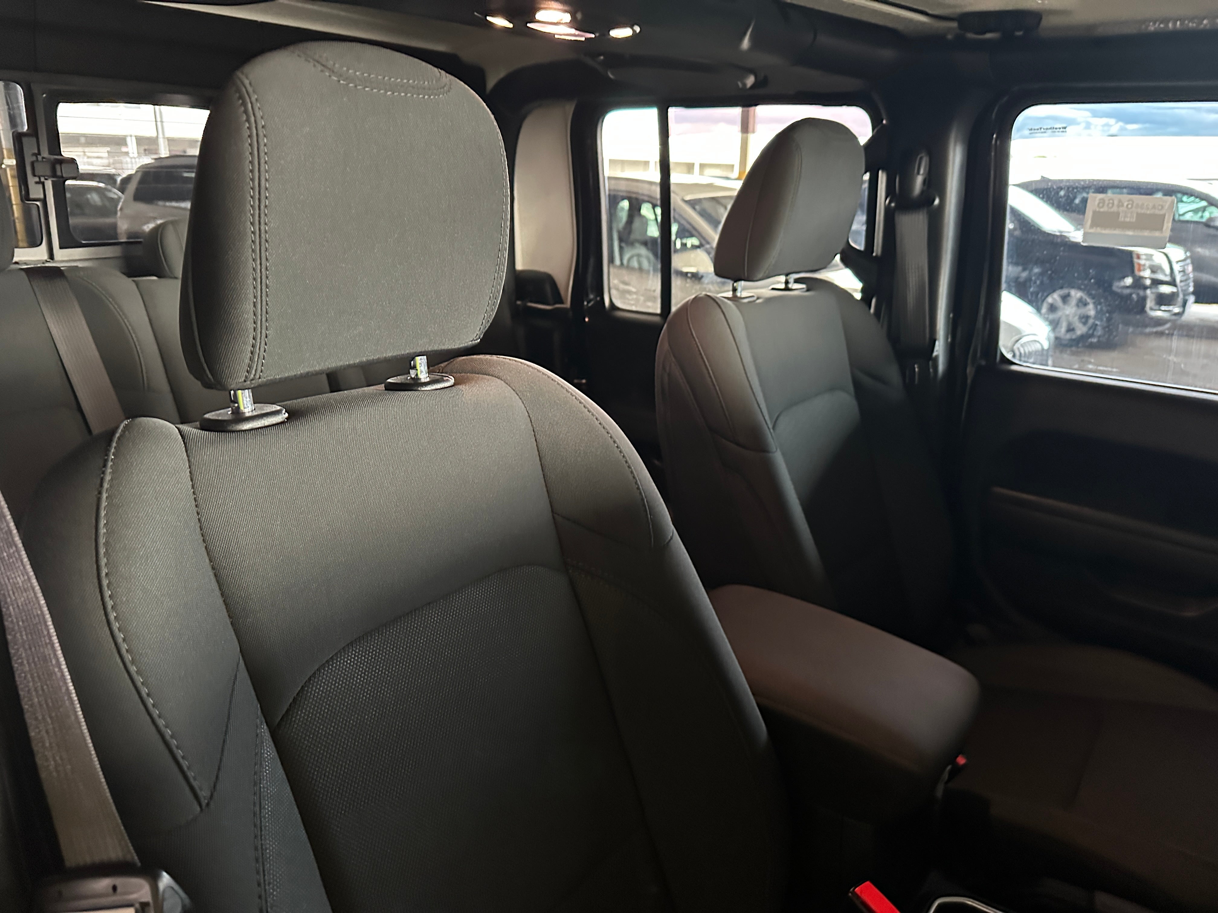 2022 Jeep Gladiator Willys 2