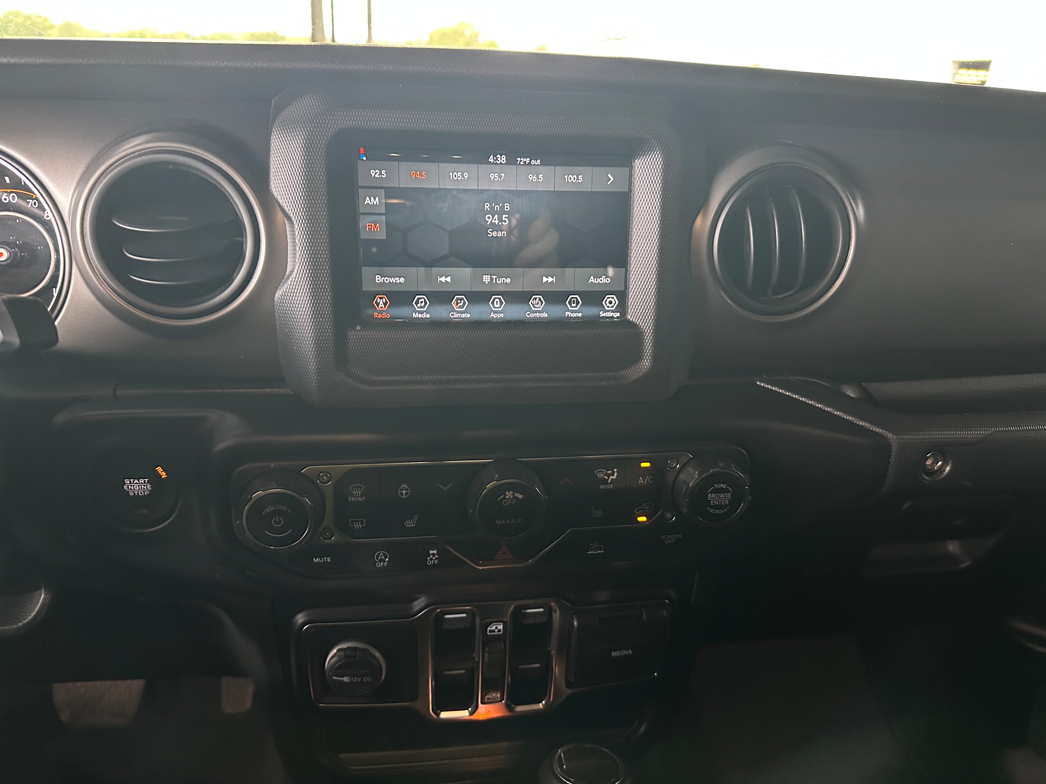 2022 Jeep Gladiator Willys 4