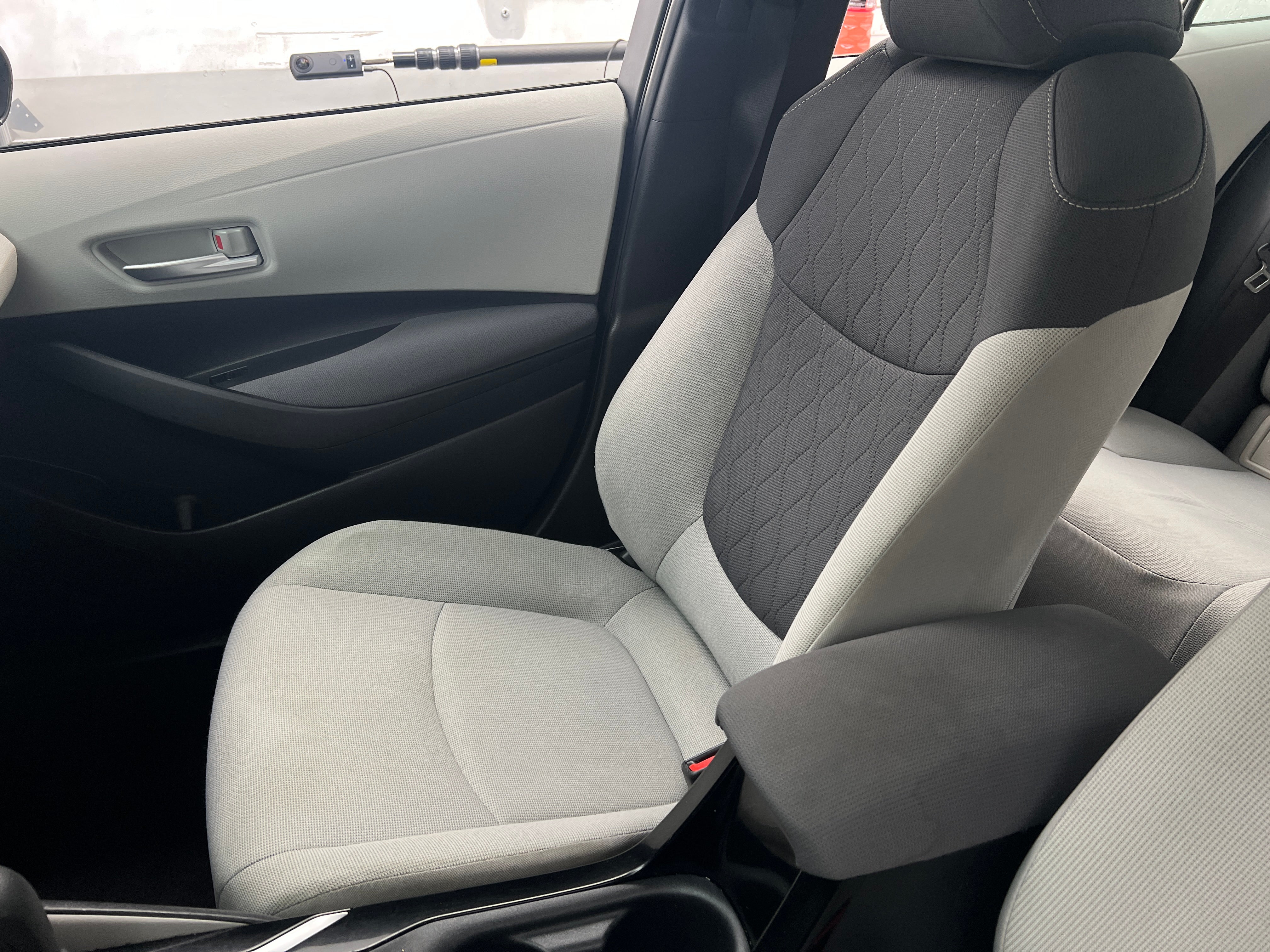 2021 Toyota Corolla LE 2