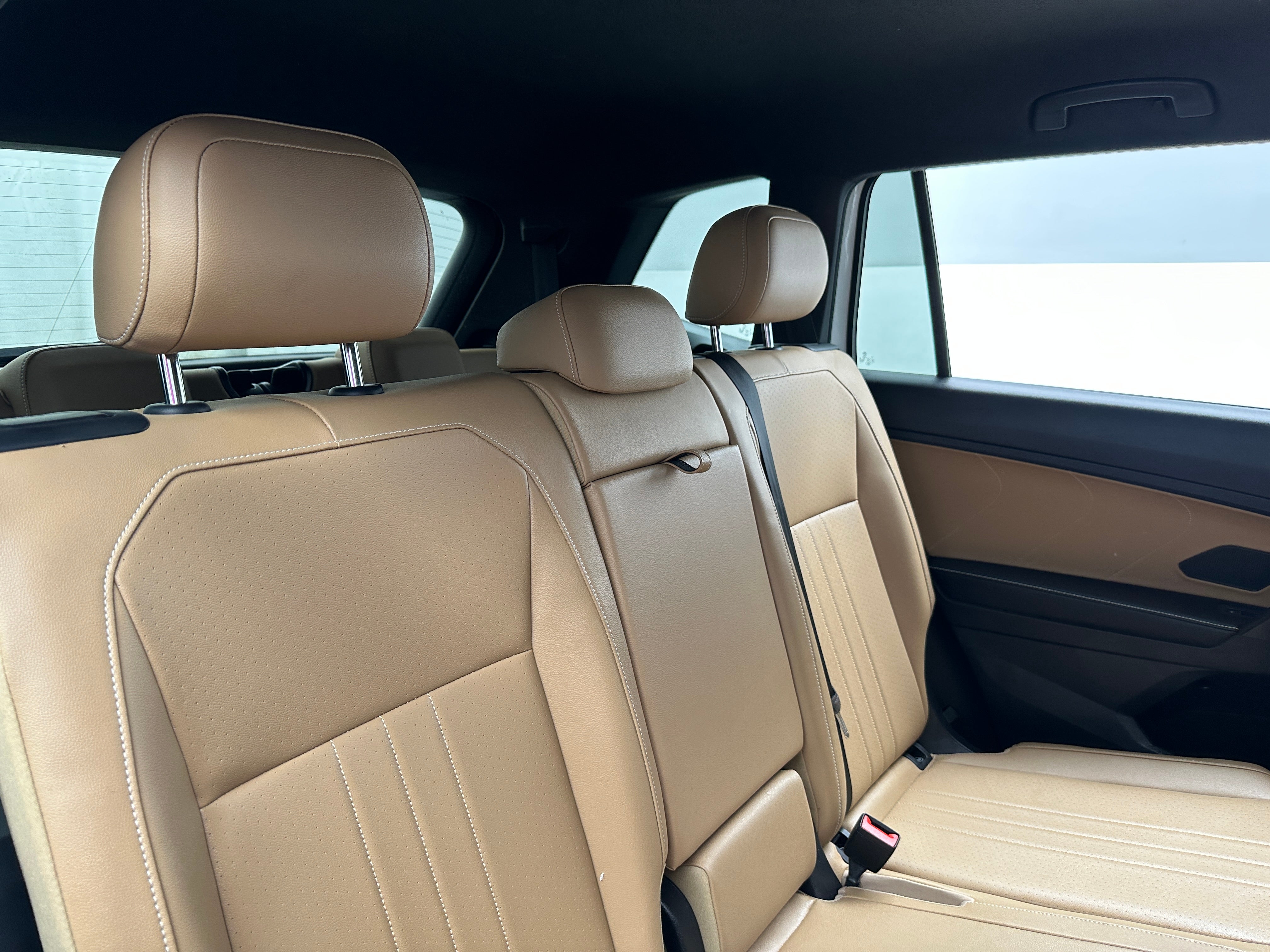 2022 Volkswagen Tiguan SE R-Line Black 5