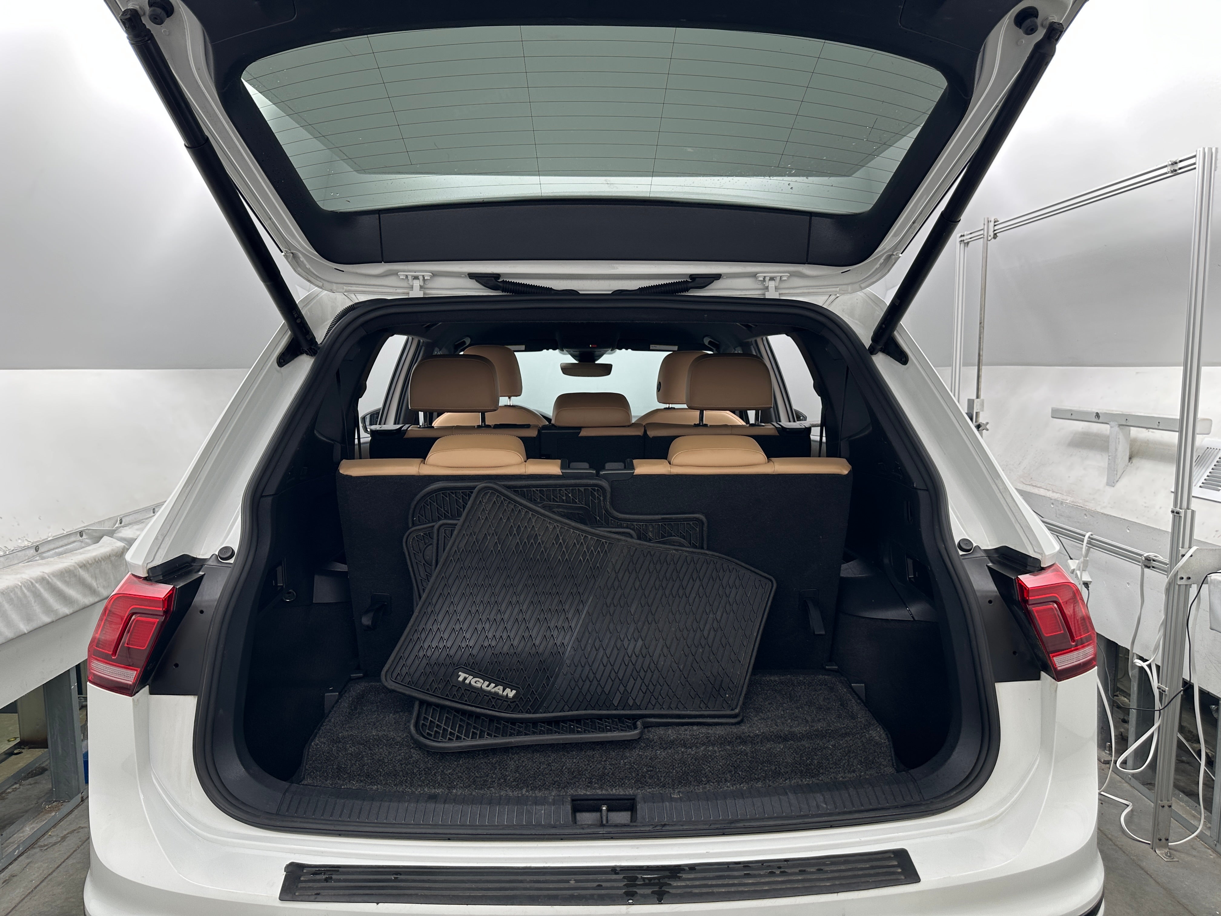 2022 Volkswagen Tiguan SE R-Line Black 6