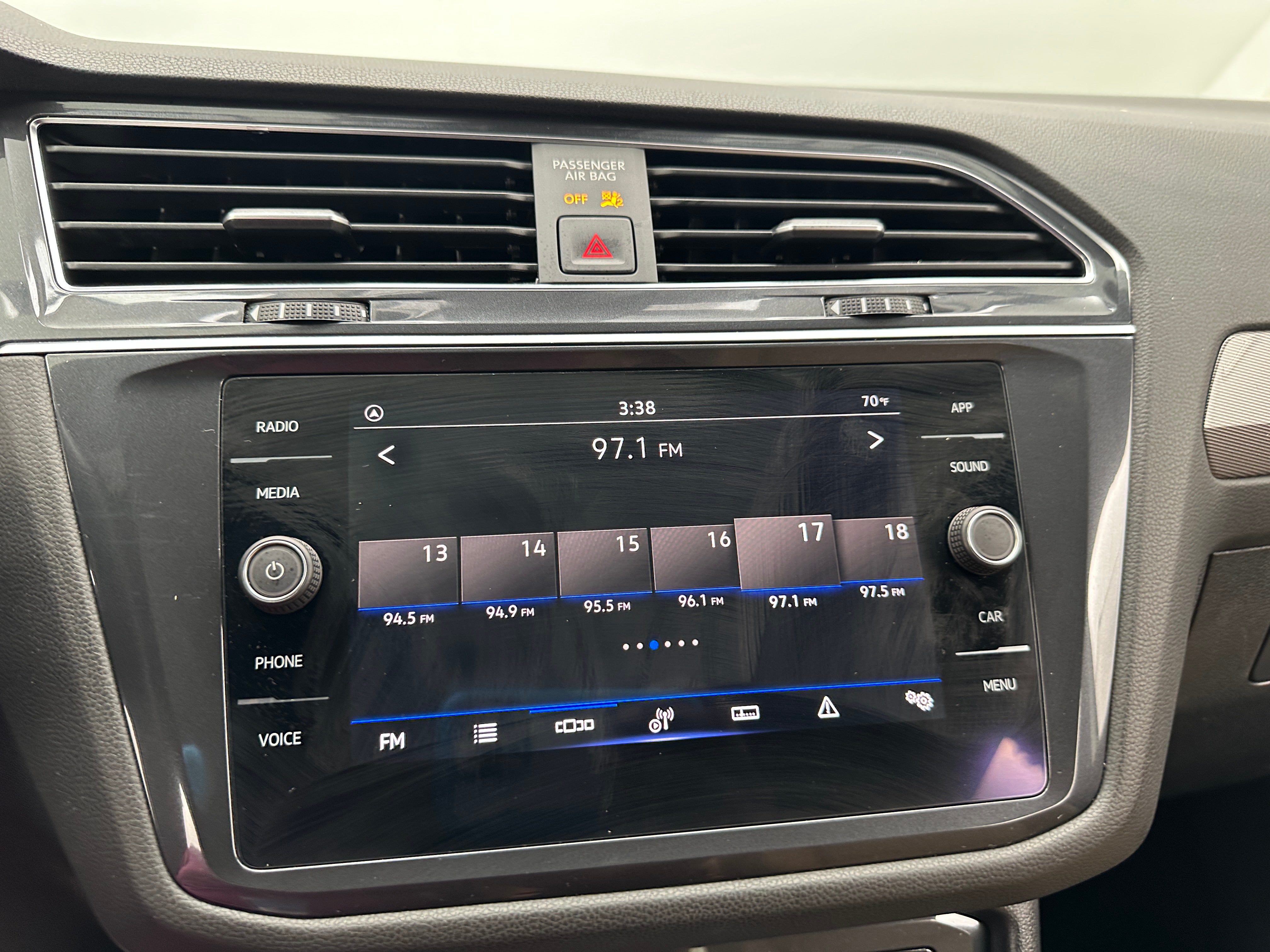 2022 Volkswagen Tiguan SE R-Line Black 3