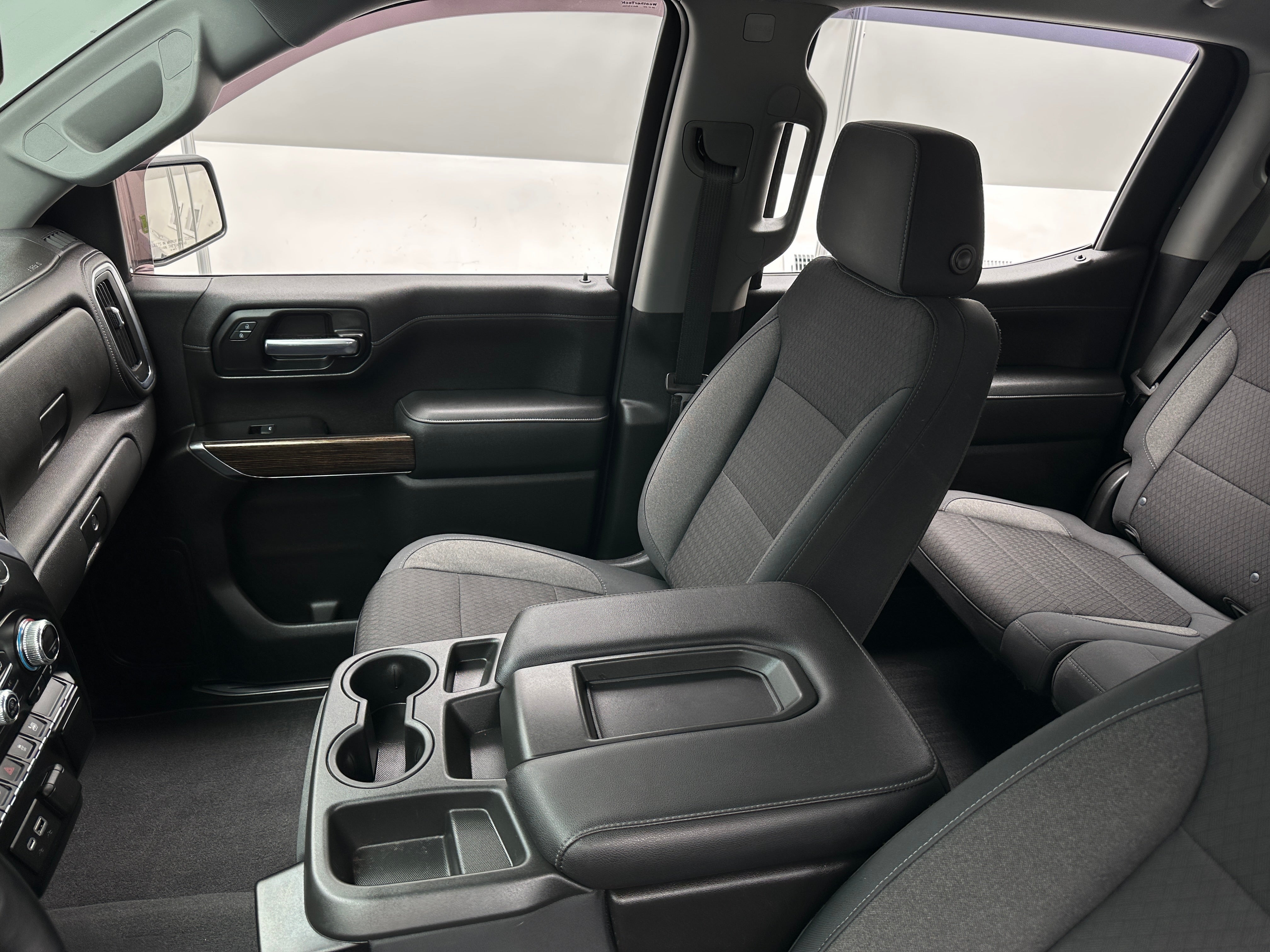 2020 GMC Sierra 1500 SLE 2