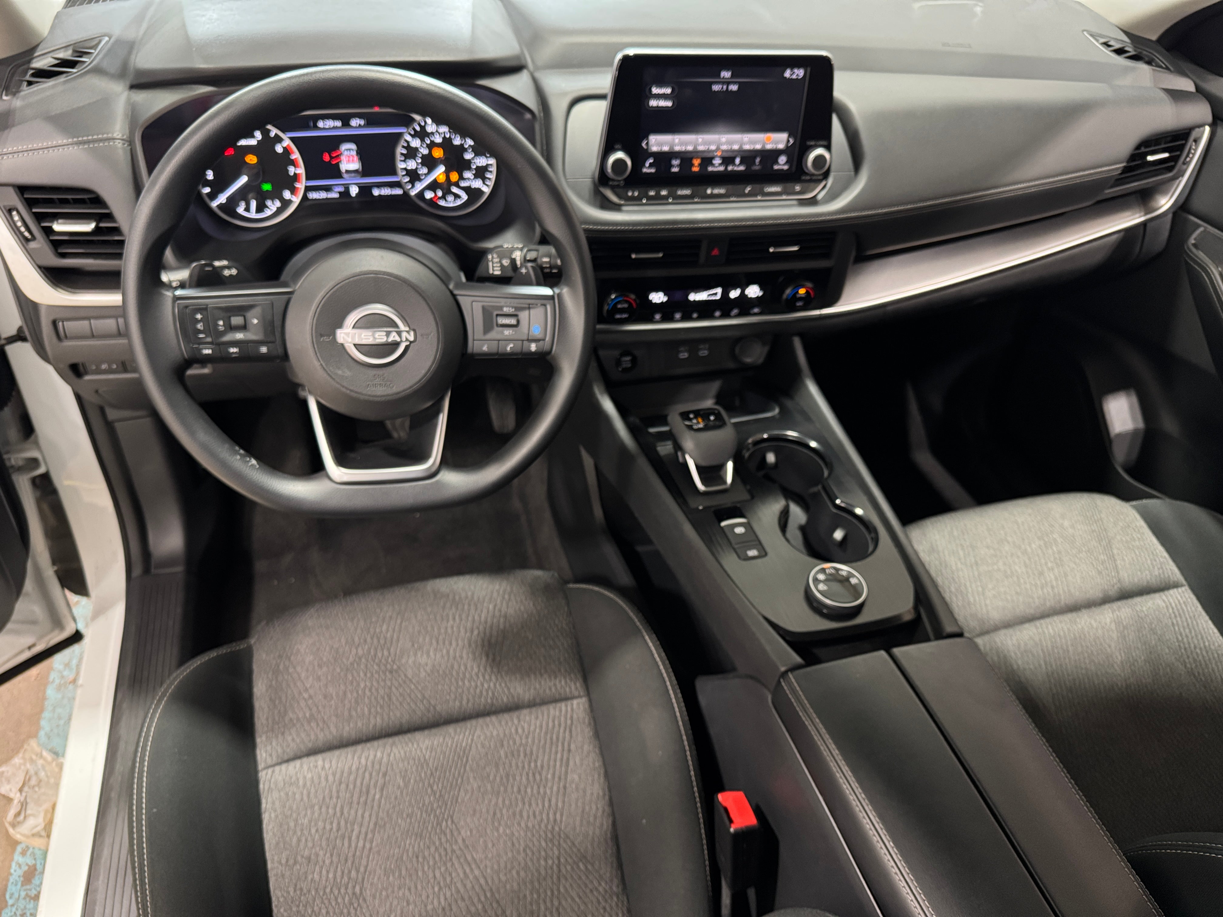 2024 Nissan Rogue SV 3