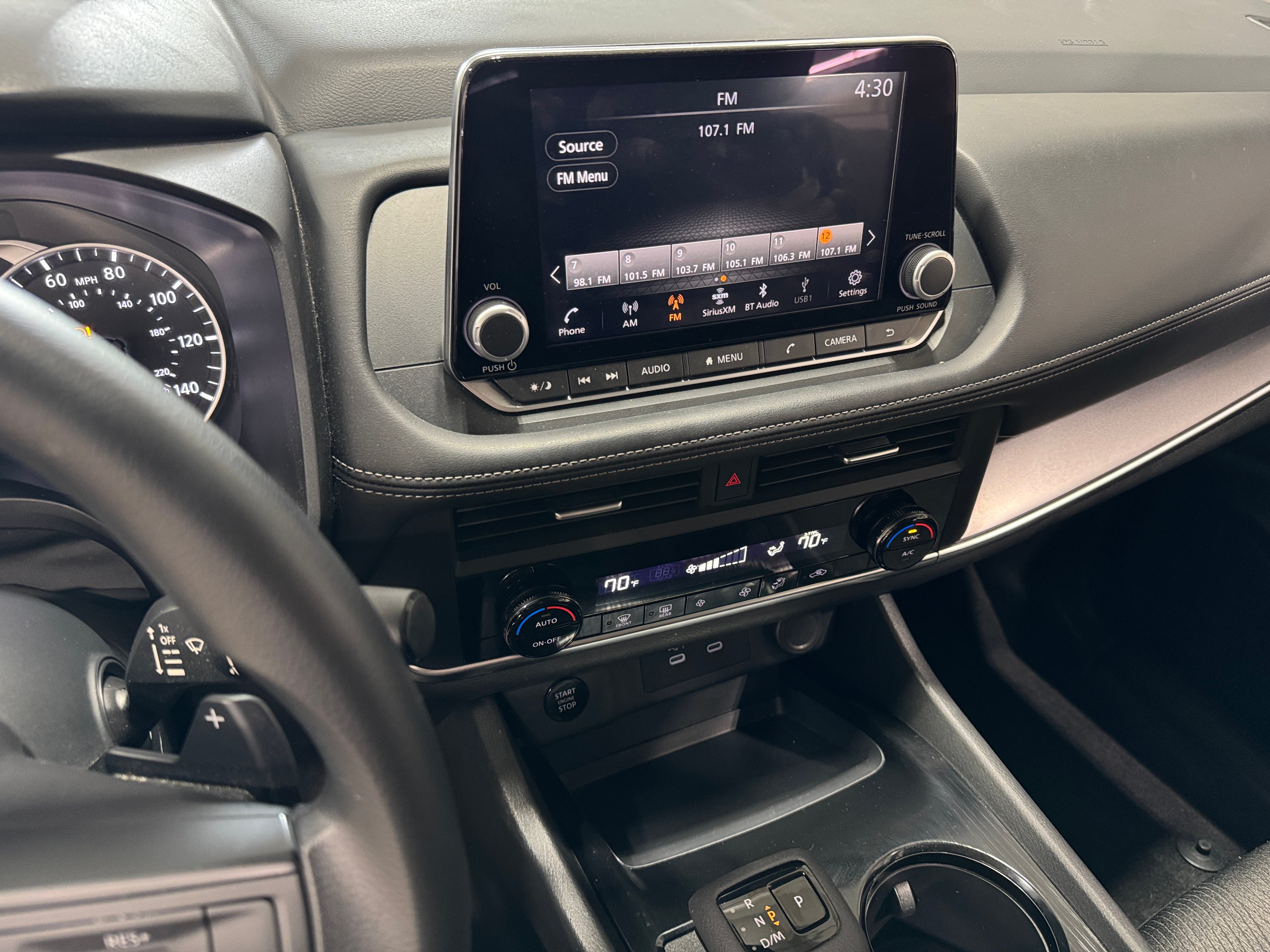 2024 Nissan Rogue SV 4
