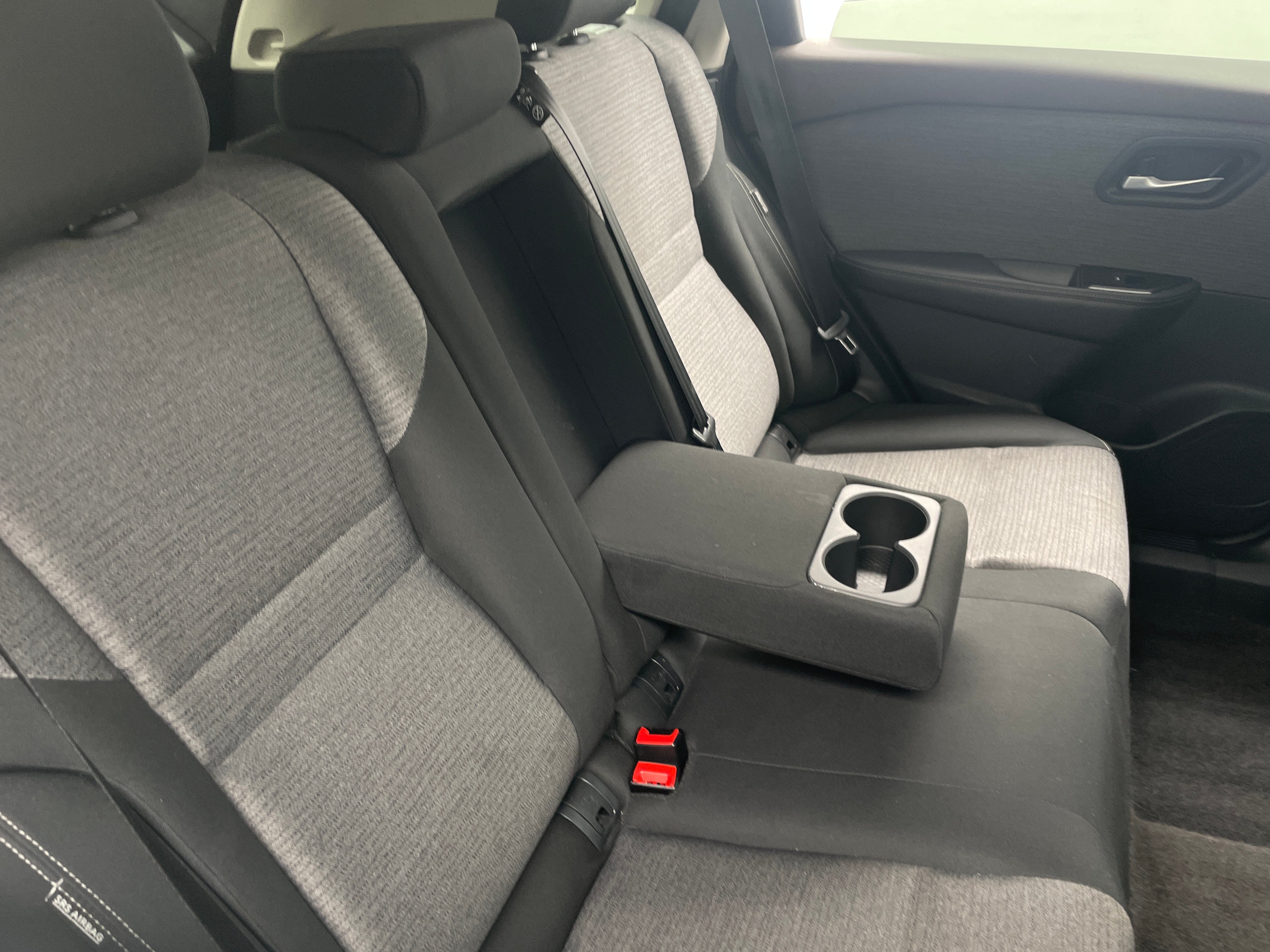 2023 Nissan Rogue SV 6