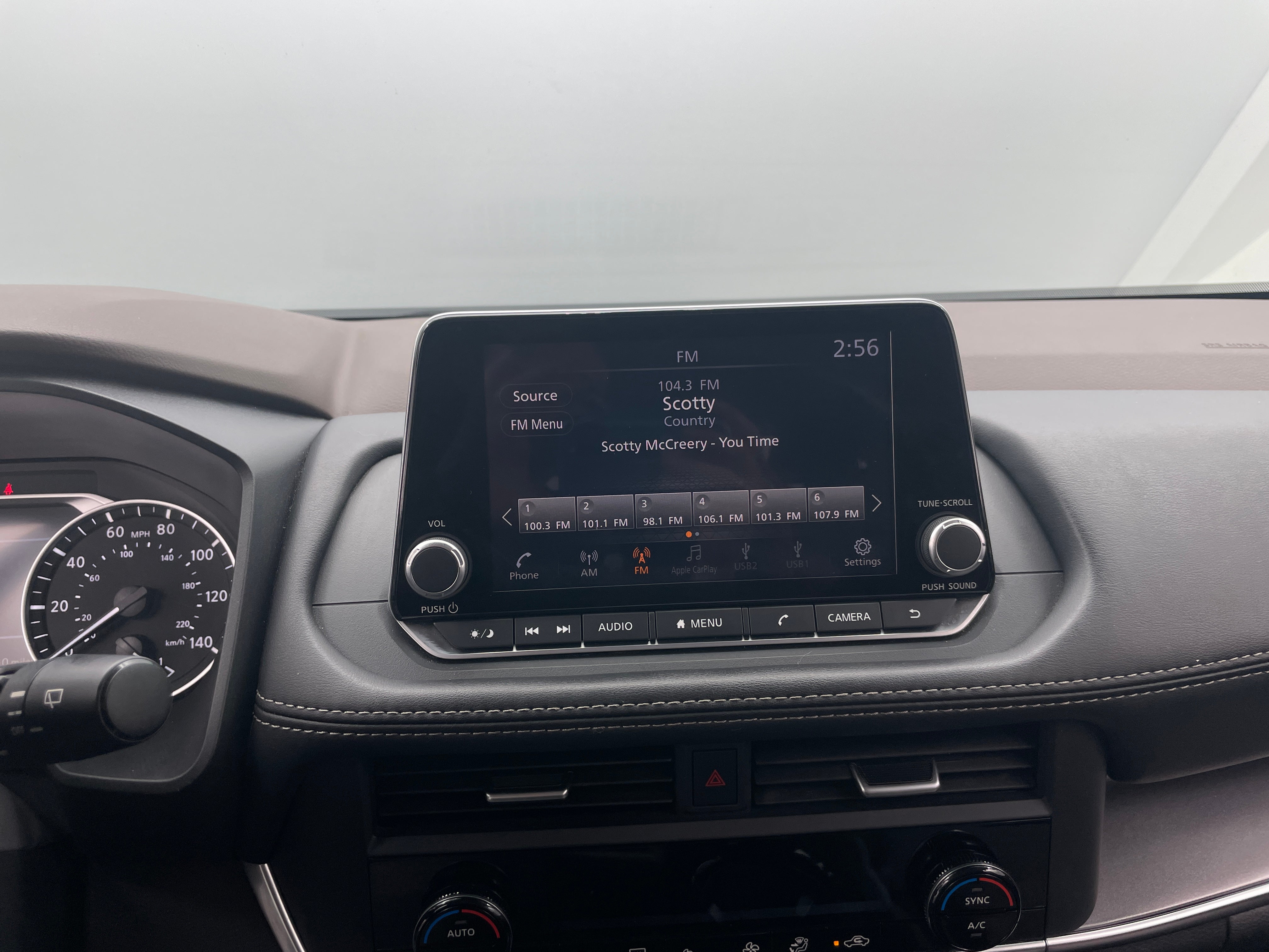 2023 Nissan Rogue SV 4