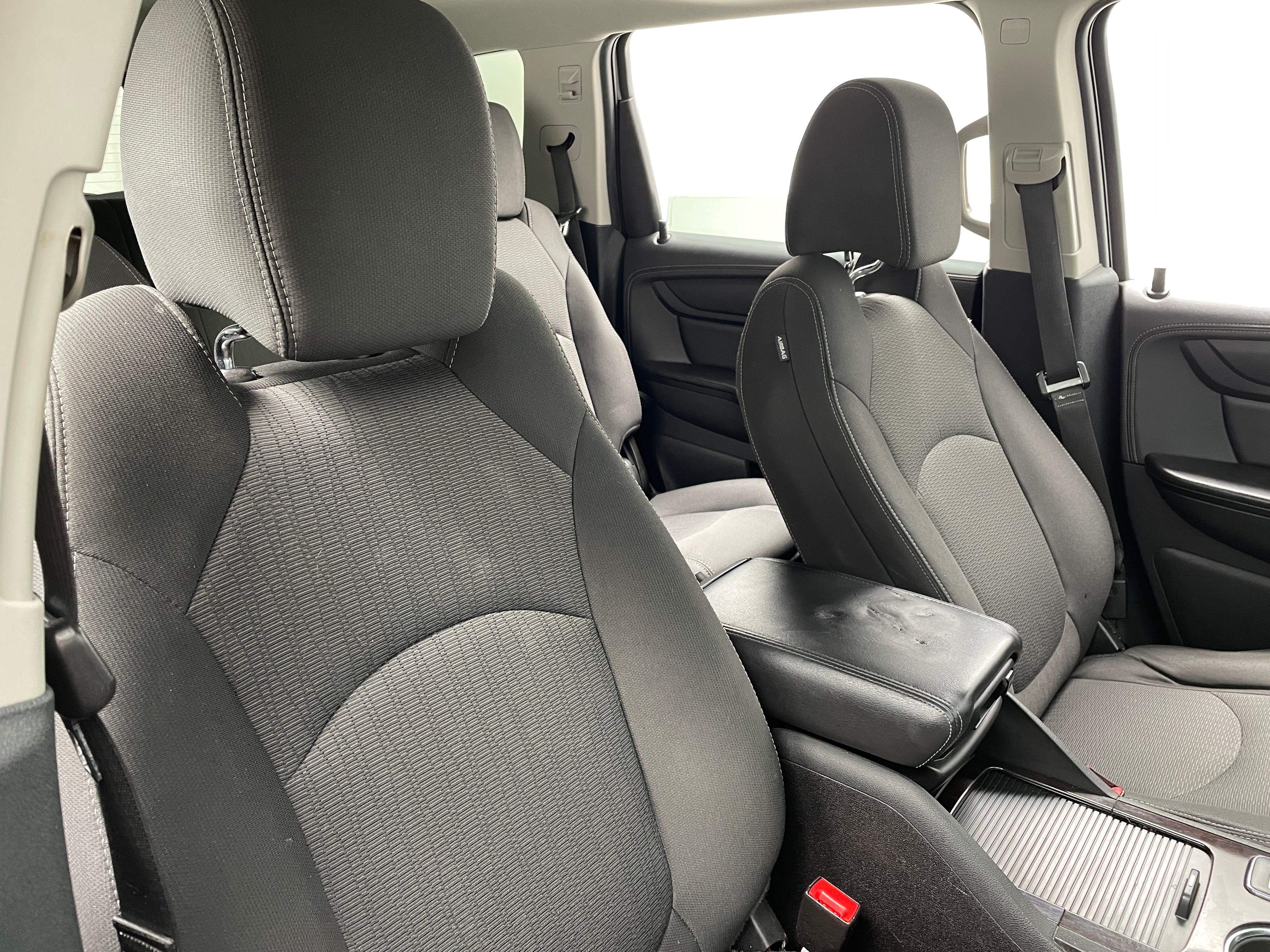 2017 Chevrolet Traverse LT 2