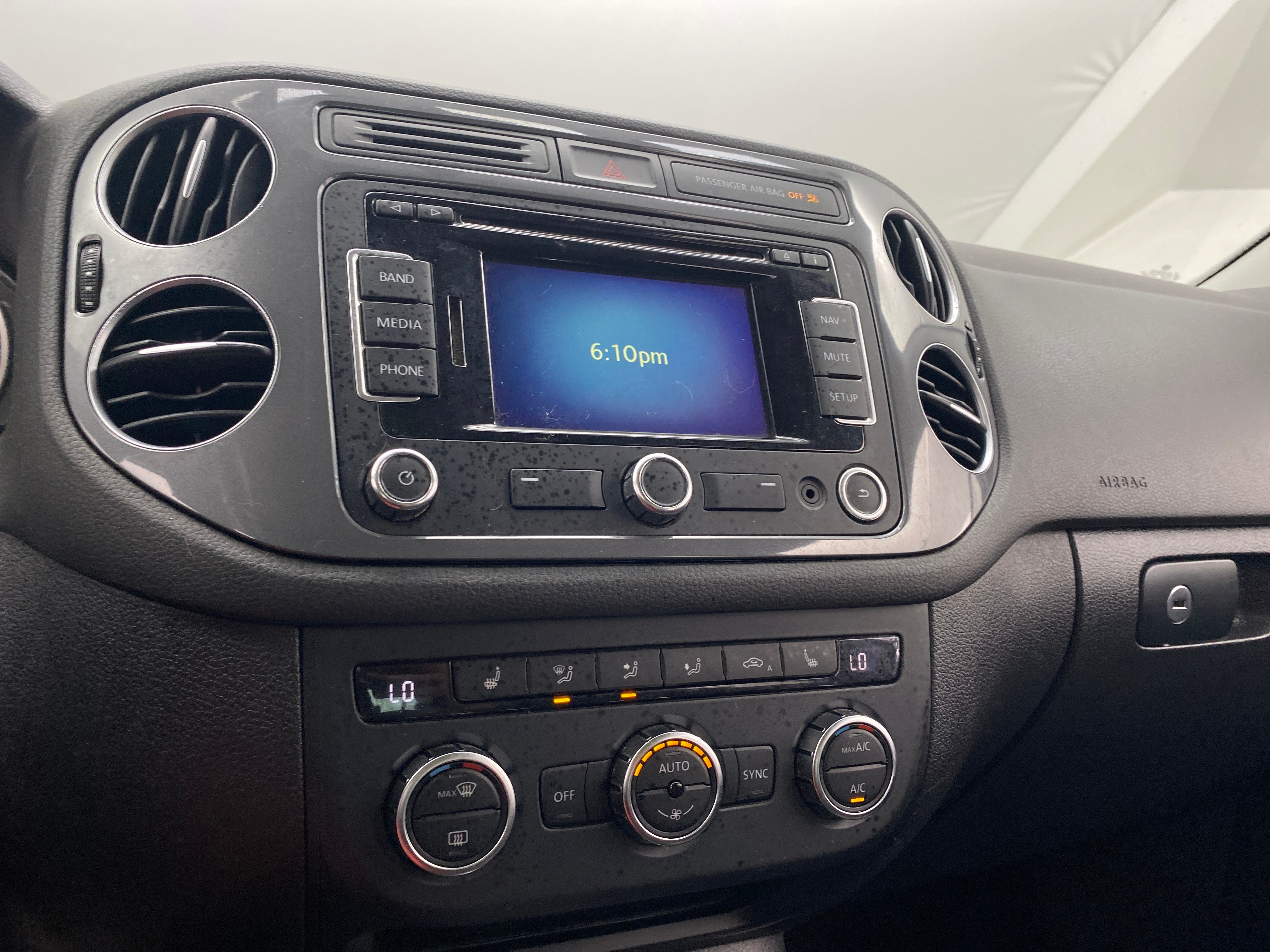 2015 Volkswagen Tiguan SEL 4