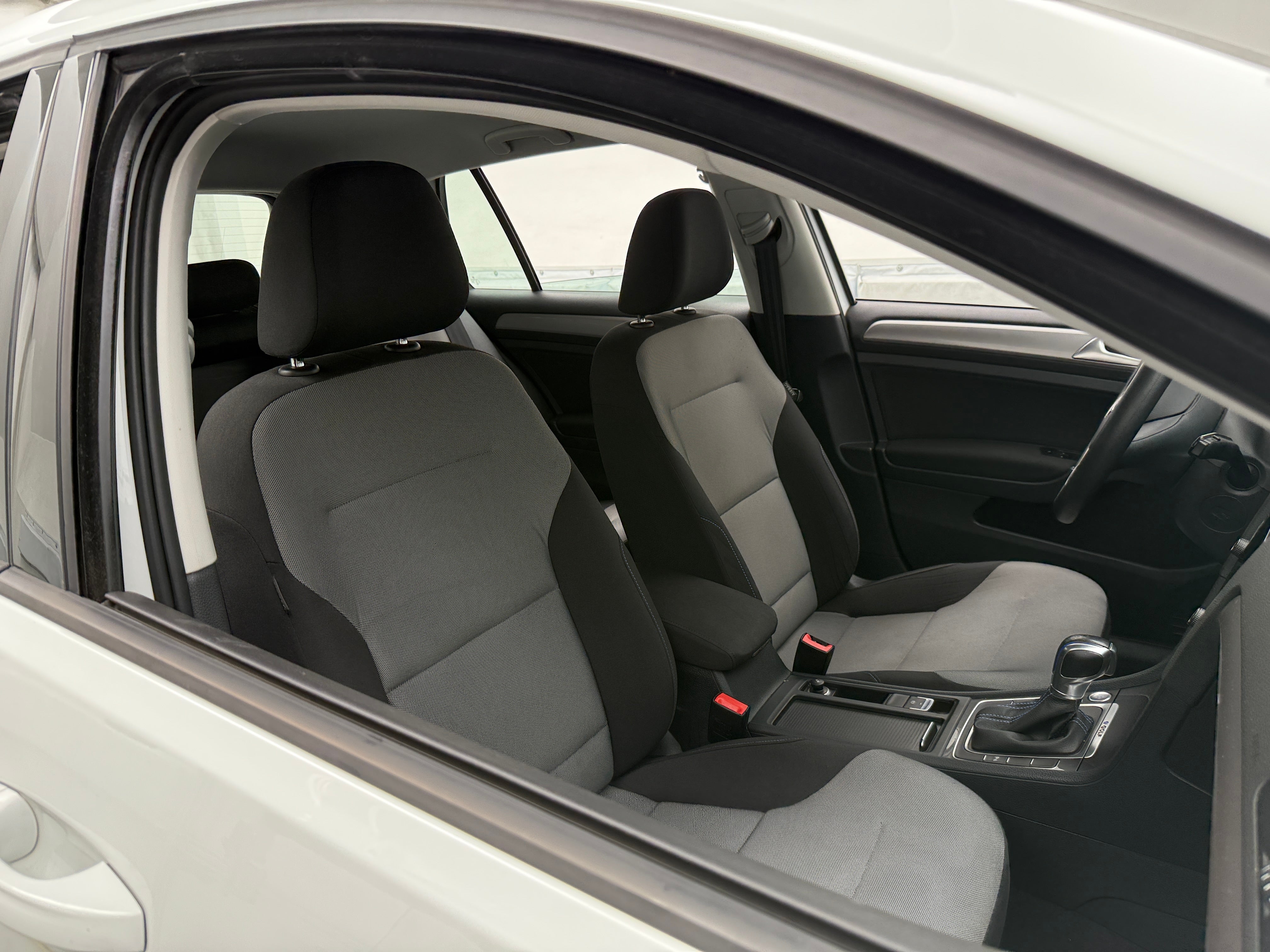 2015 Volkswagen e-Golf Limited Edition 2