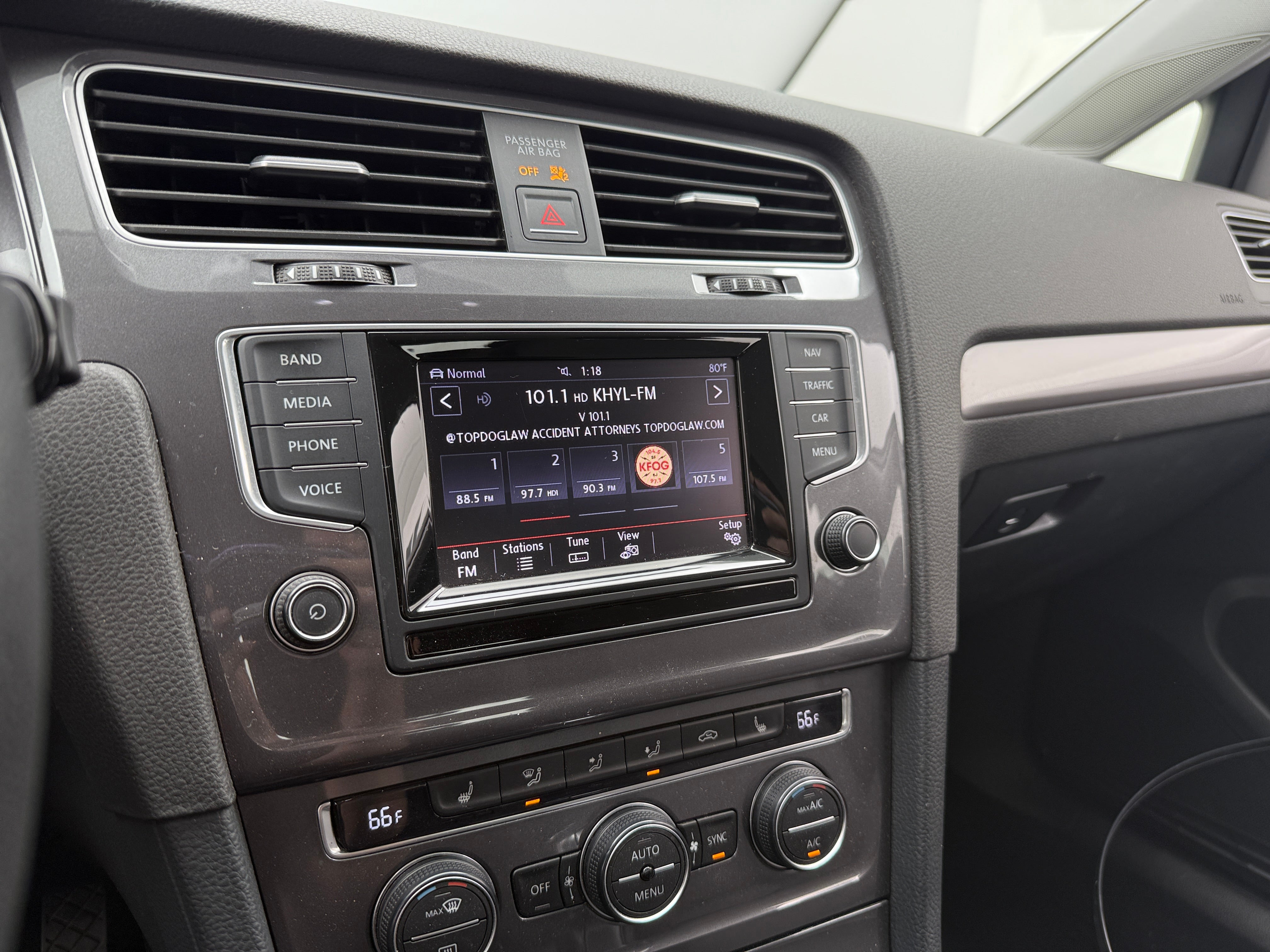 2015 Volkswagen e-Golf Limited Edition 4