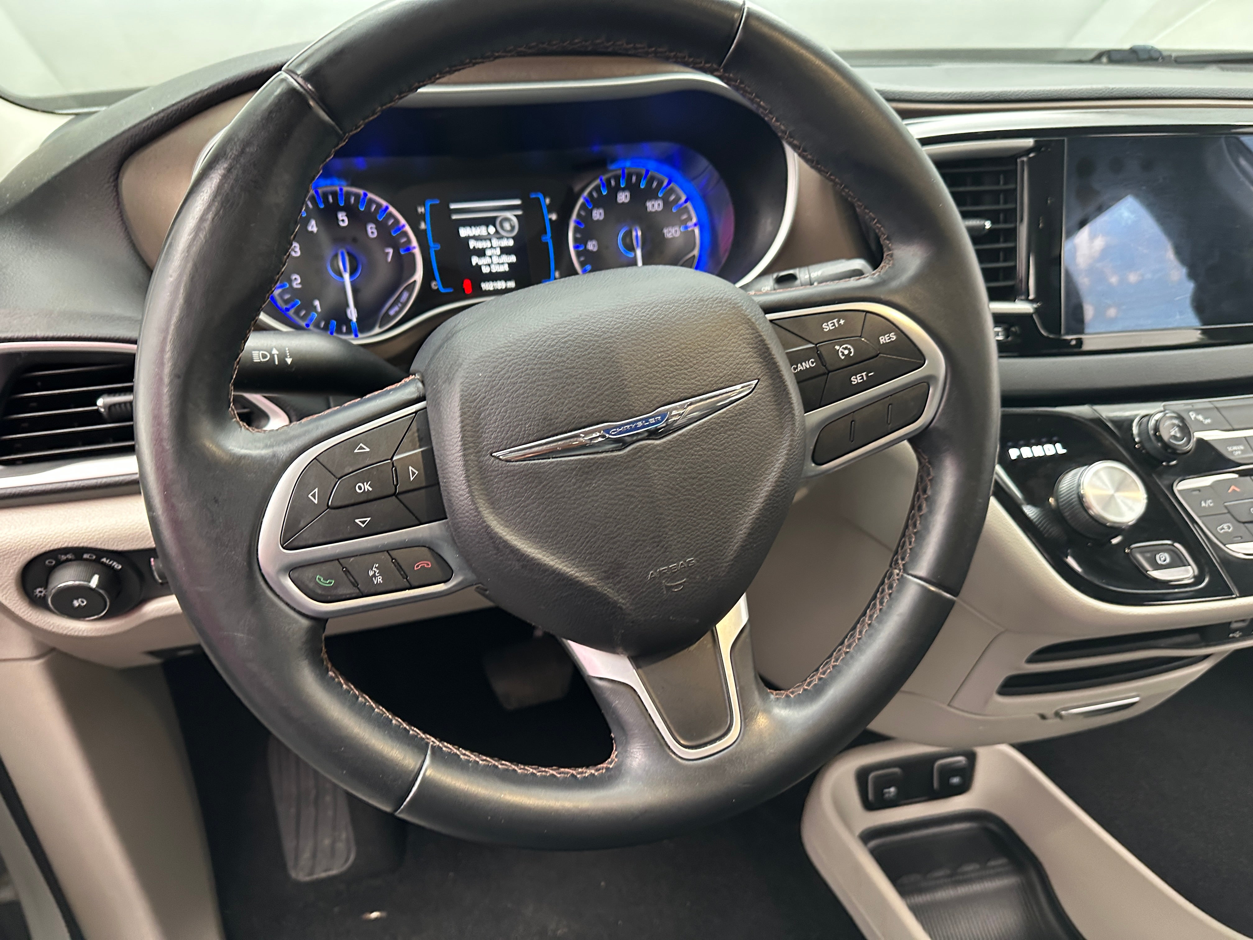 2017 Chrysler Pacifica Touring L 4