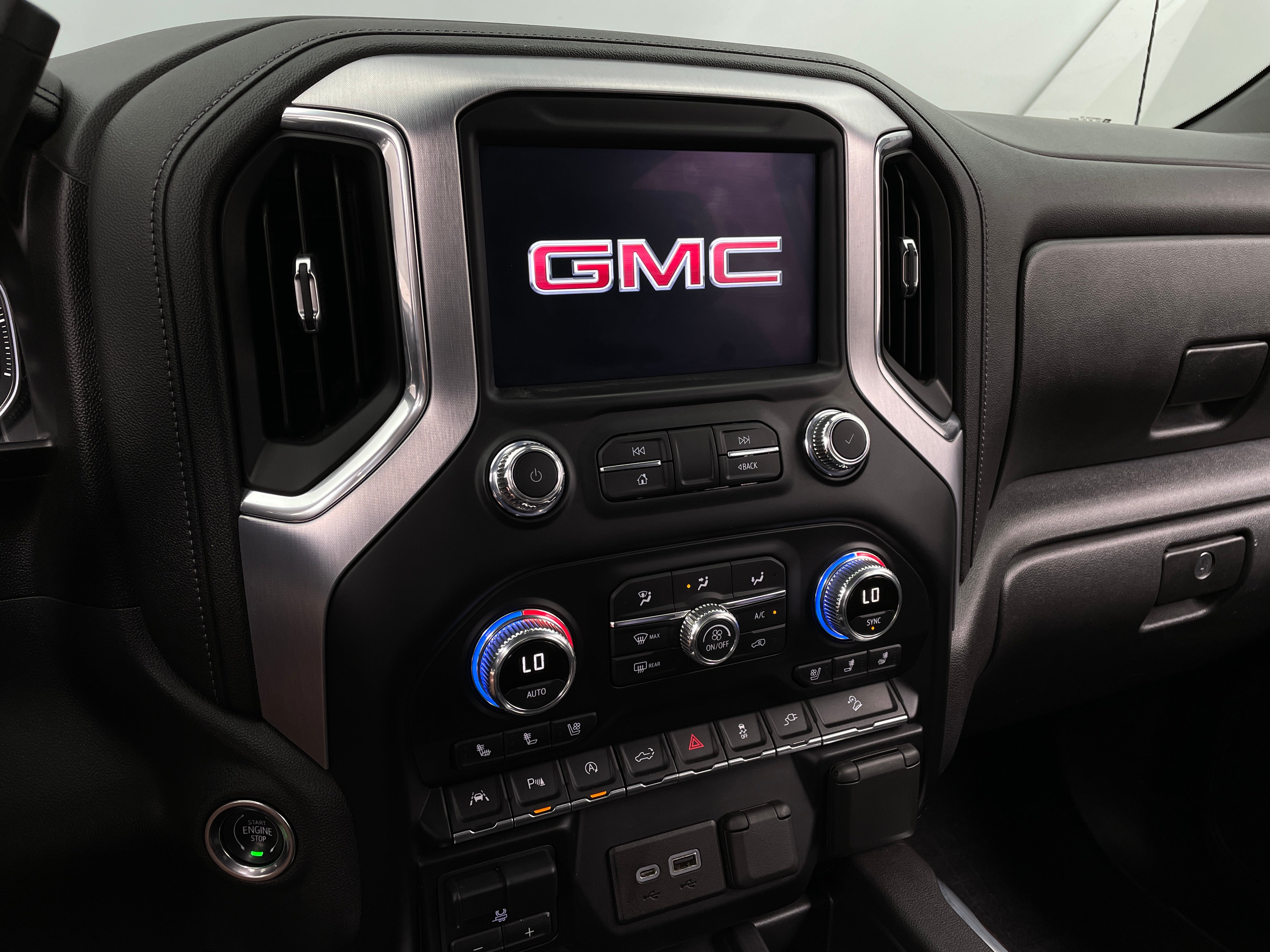 2021 GMC Sierra 1500 SLT 3