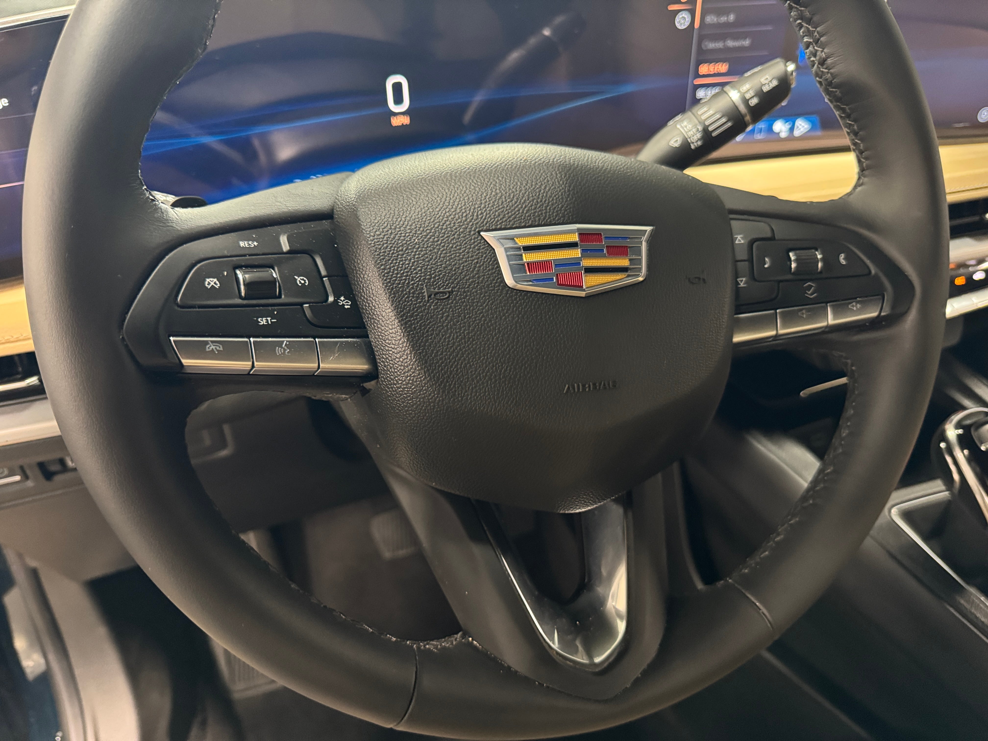 2024 Cadillac XT4 Luxury 5
