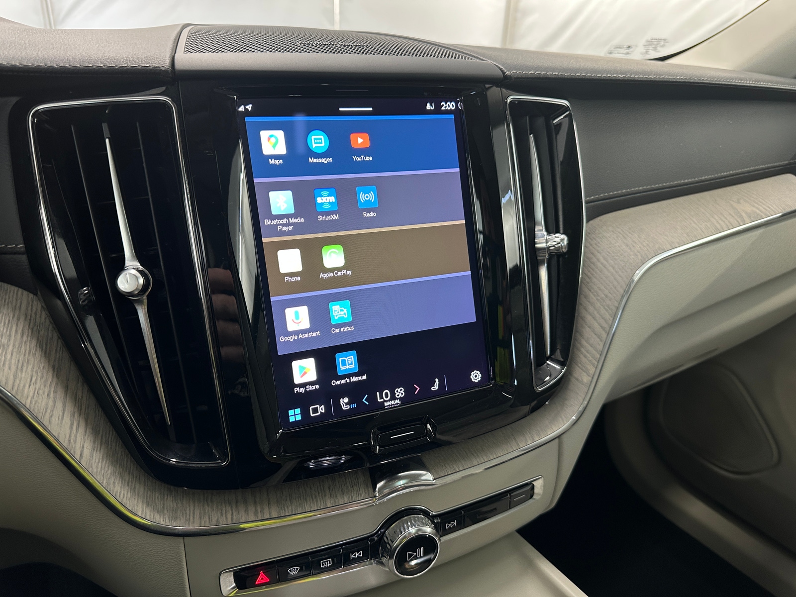 Thumbnail: 2022 Volvo XC60 - 3