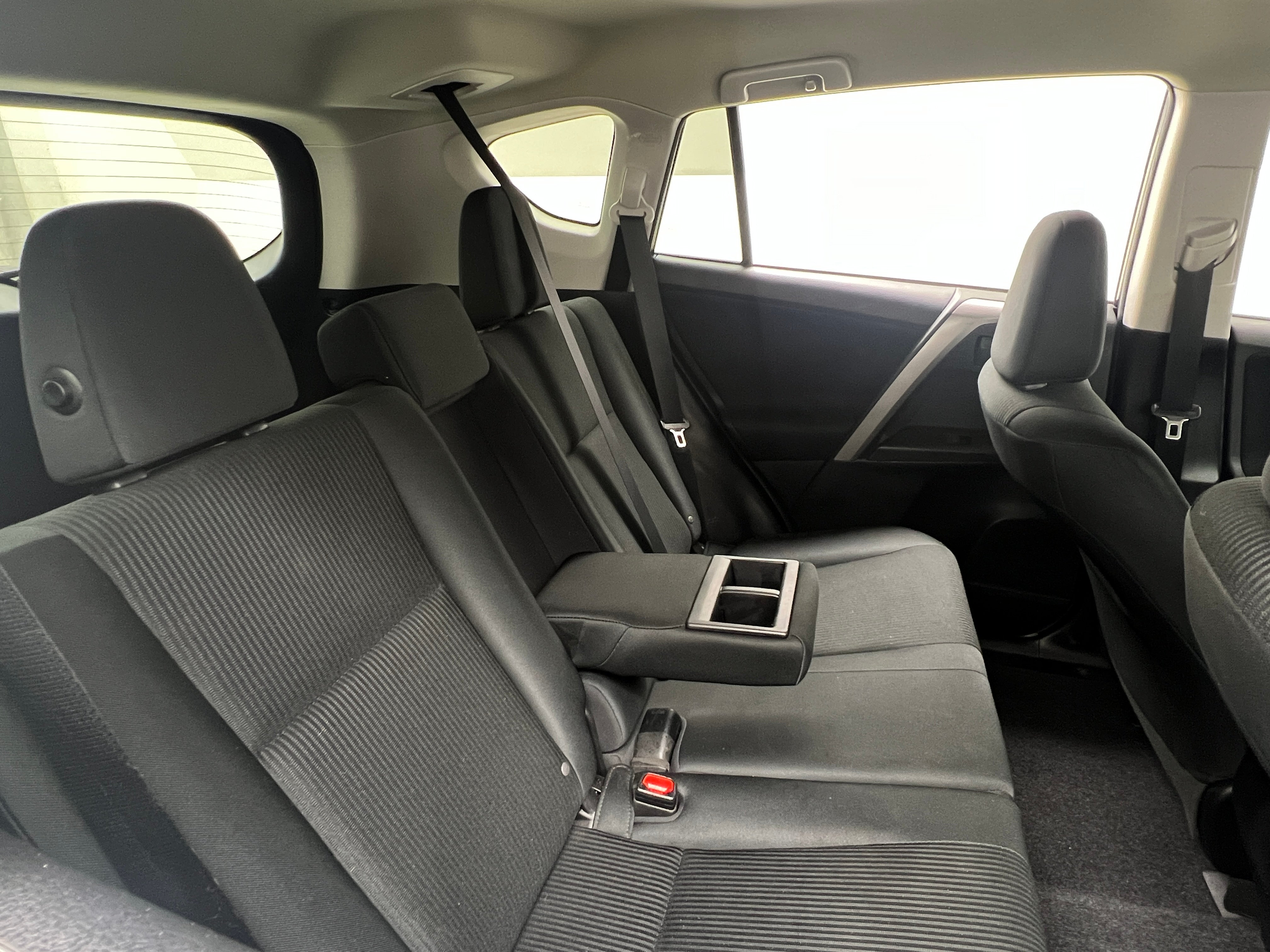 2017 Toyota RAV4 LE 6