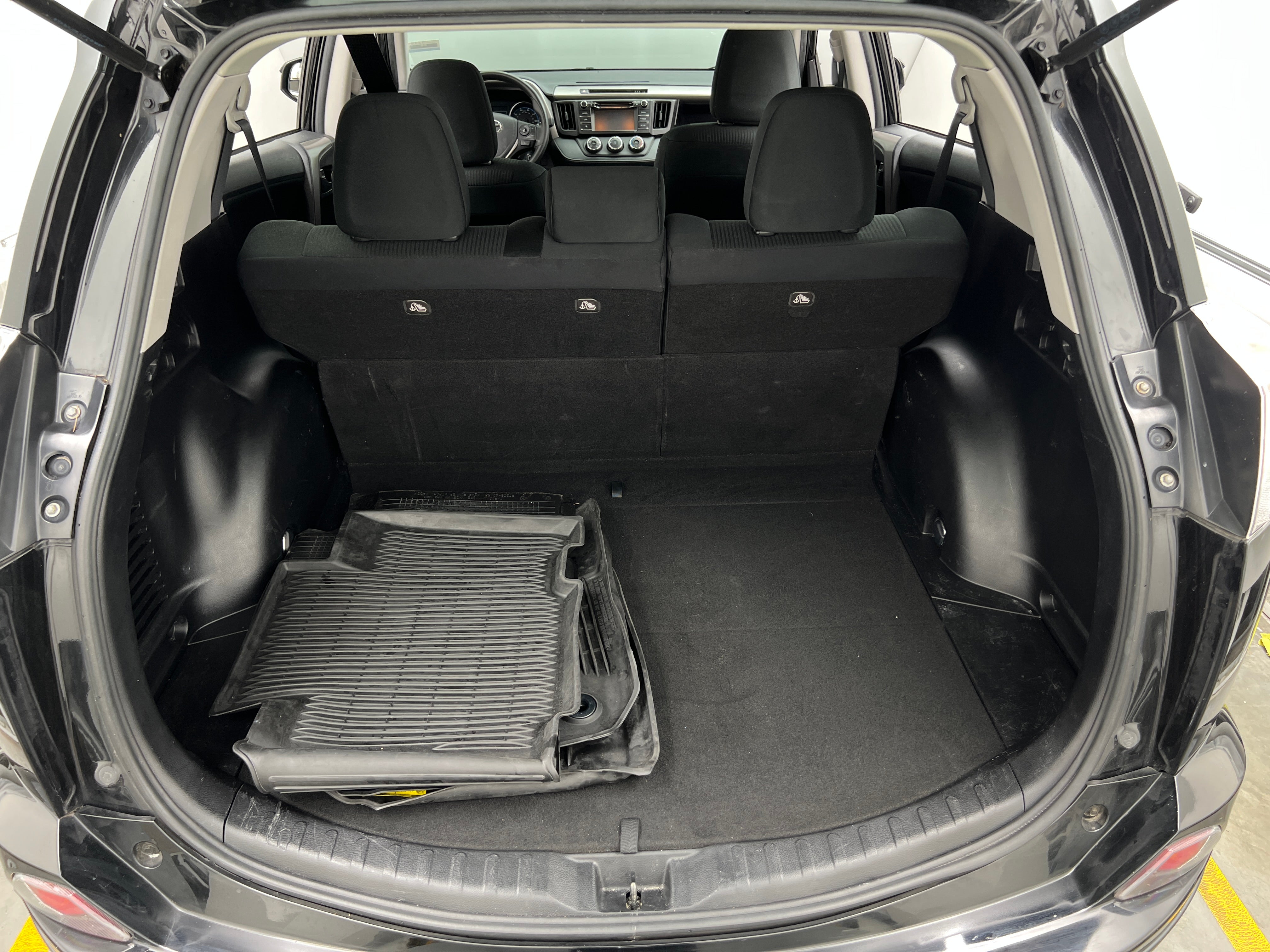 2017 Toyota RAV4 LE 7