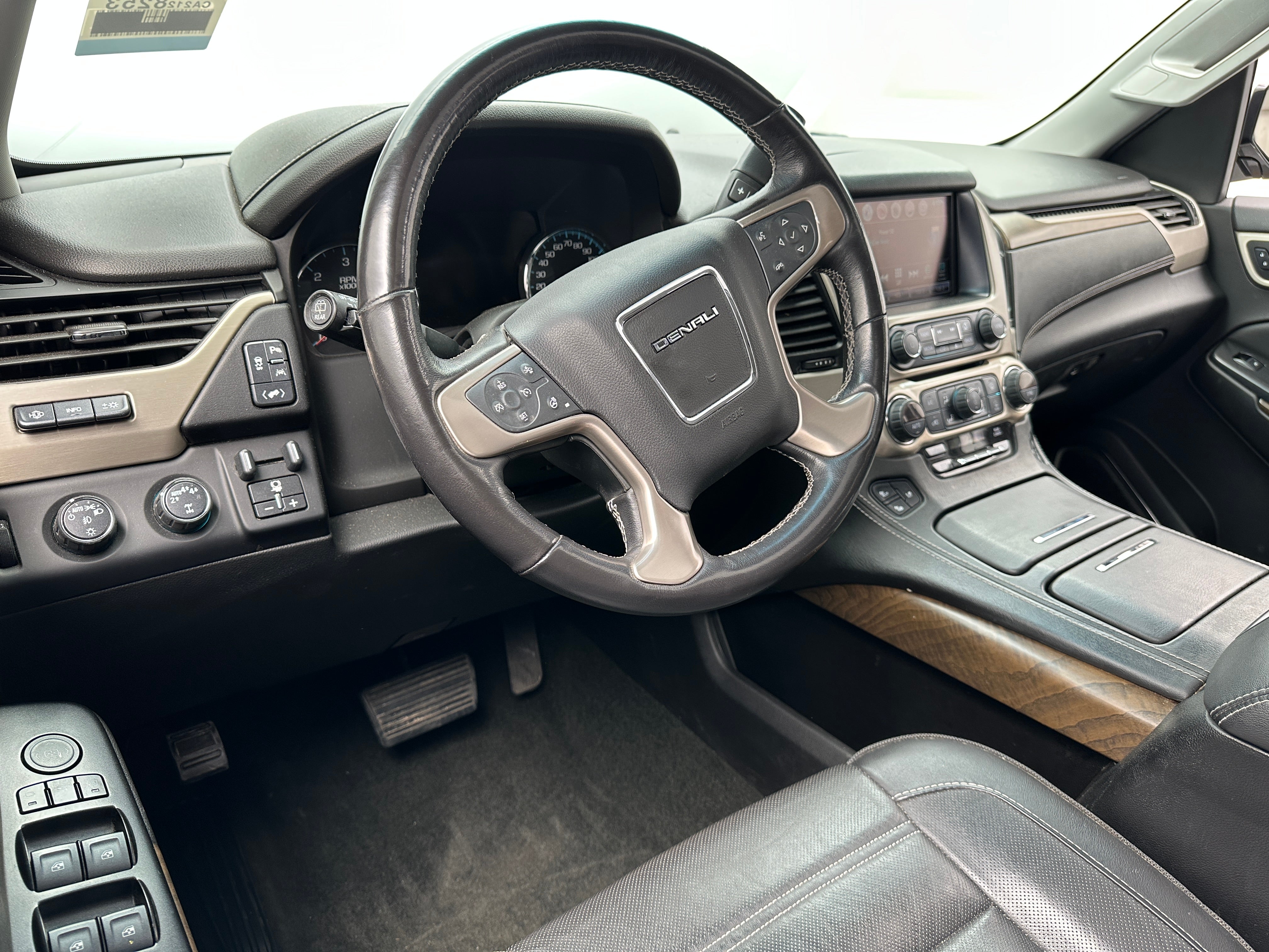 2018 GMC Yukon XL Denali 3