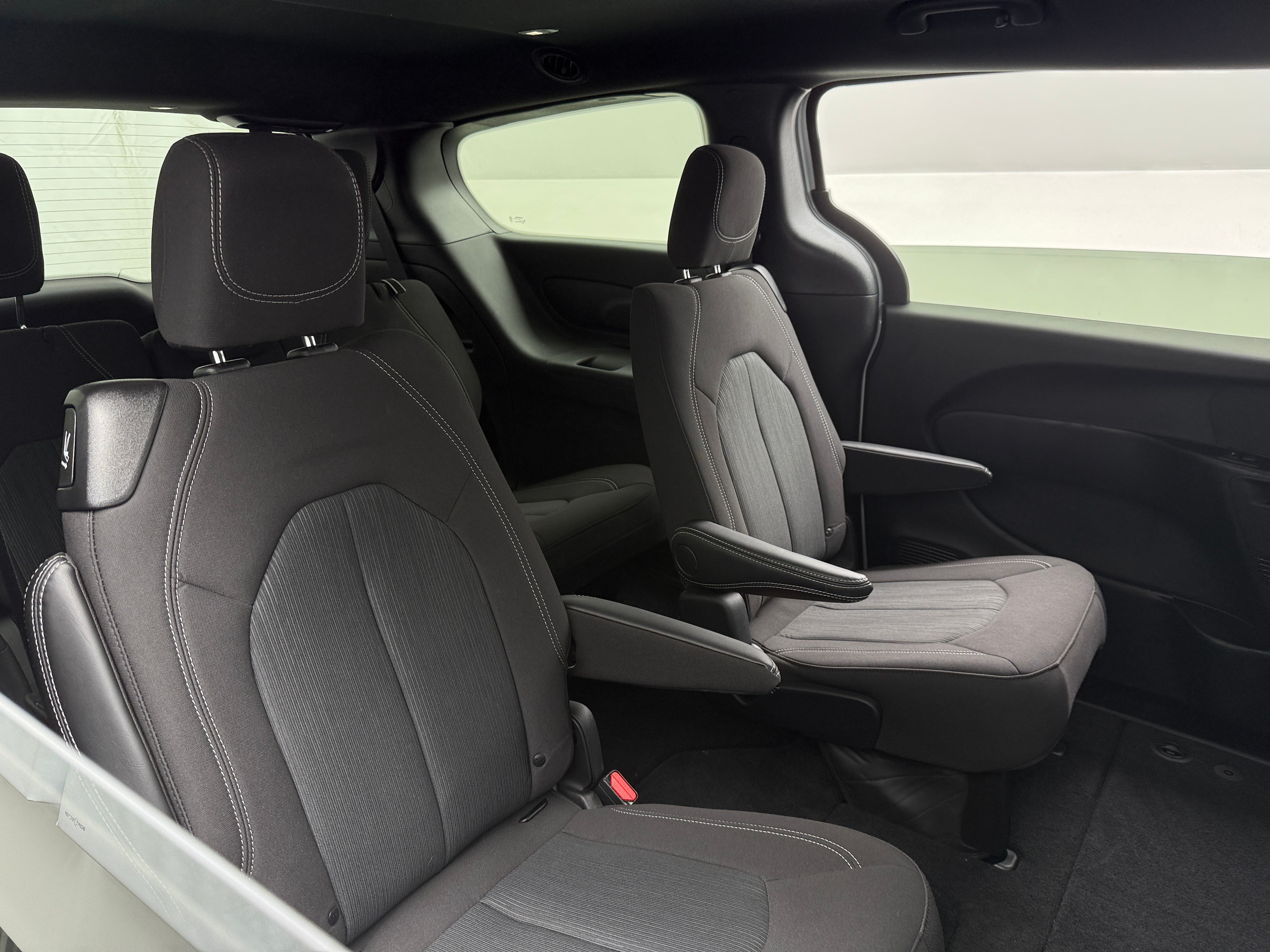 2024 Chrysler Pacifica Touring 6