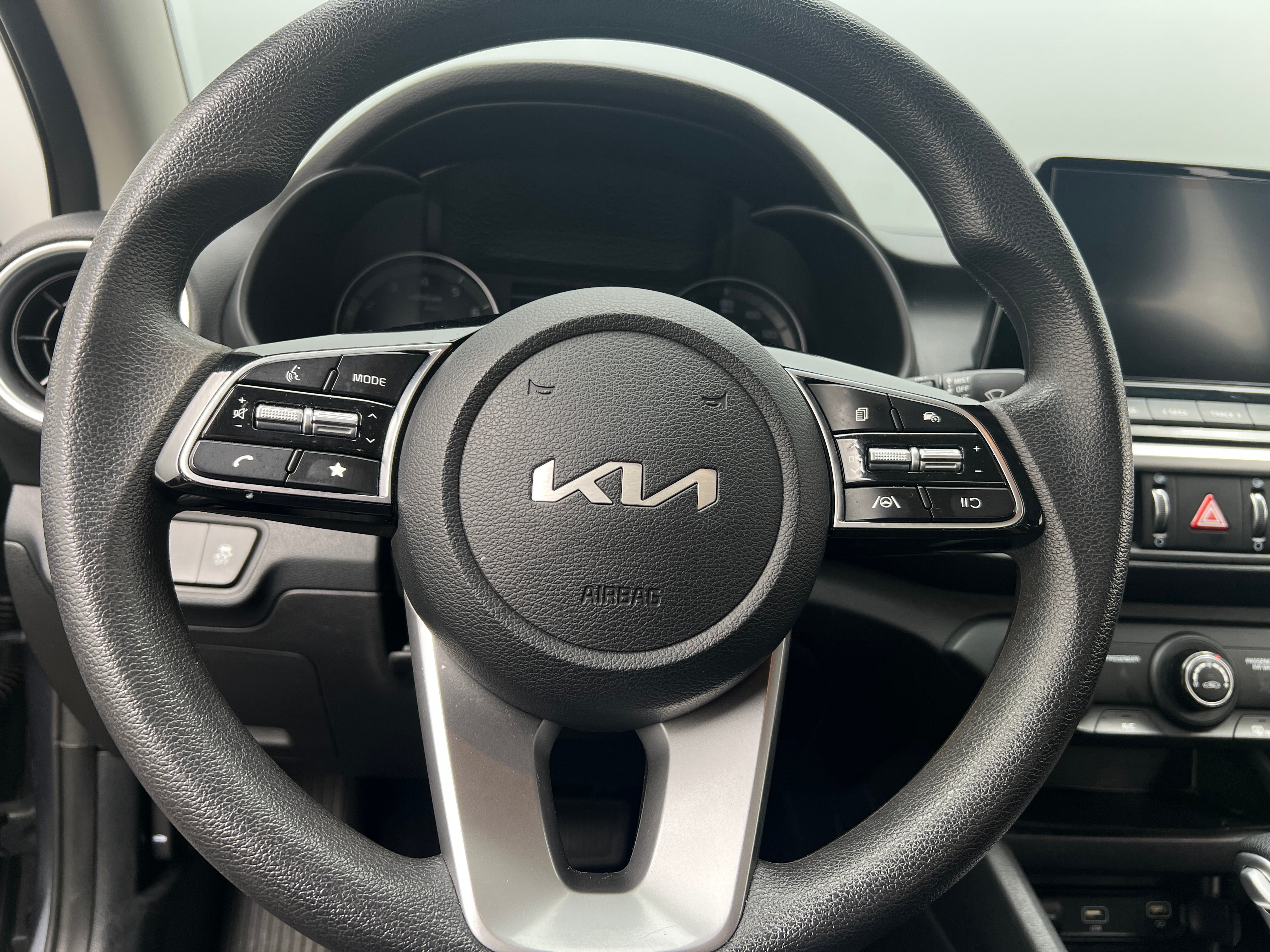 2024 Kia Forte LXS 5