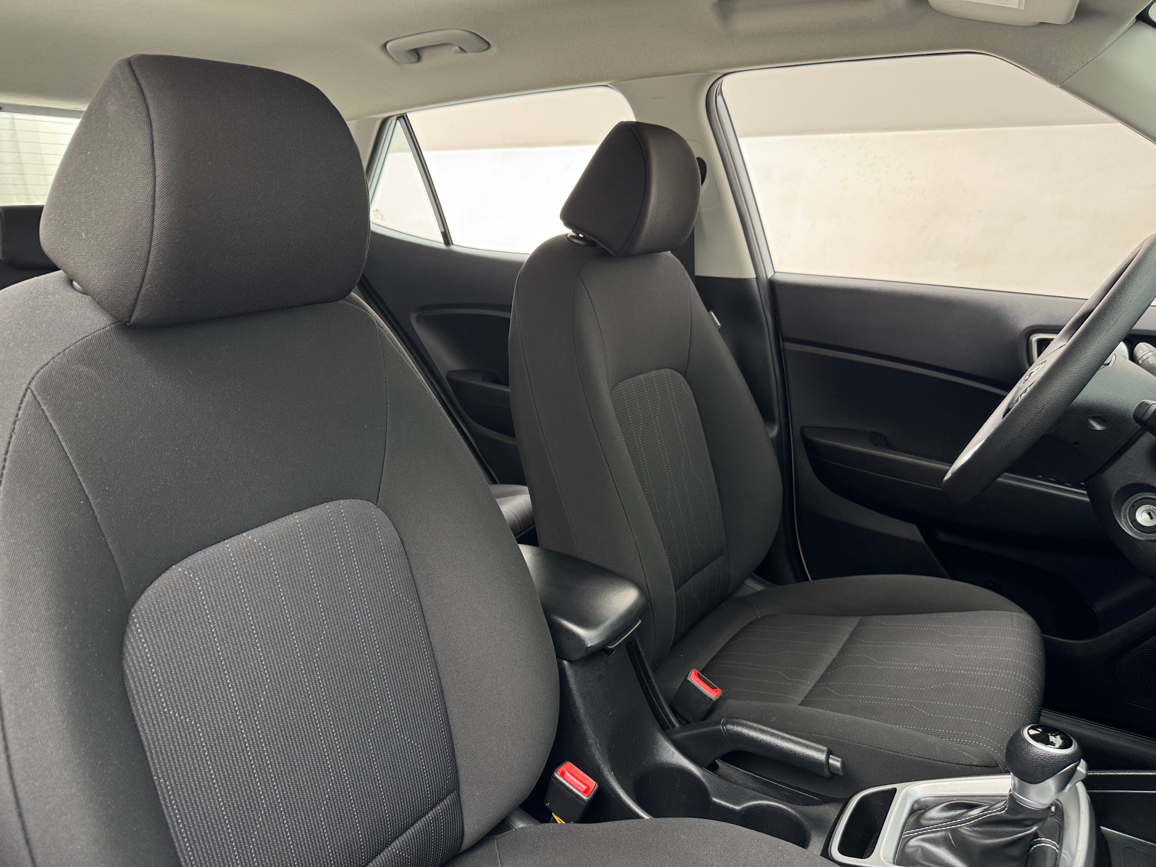 2024 Hyundai Venue SE 2