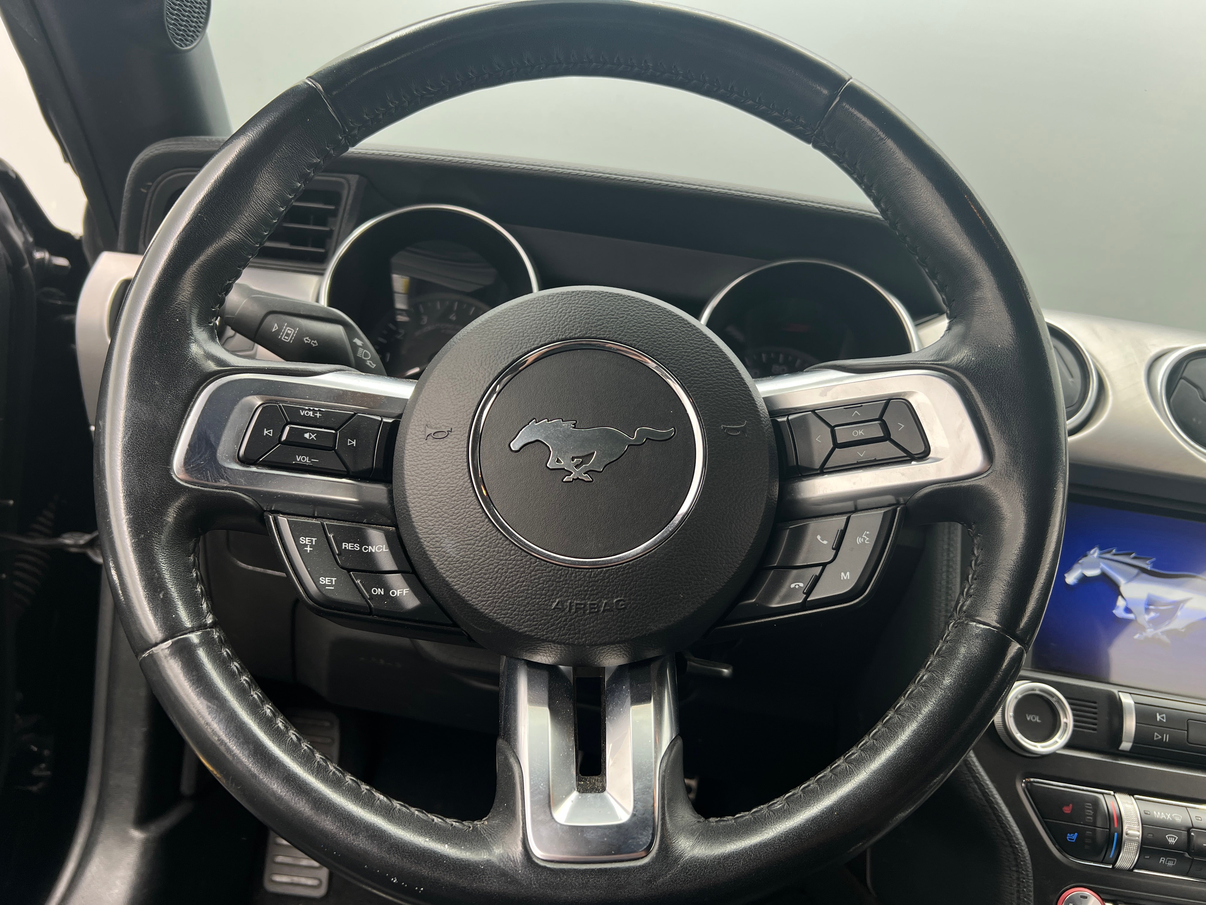 2022 Ford Mustang  4